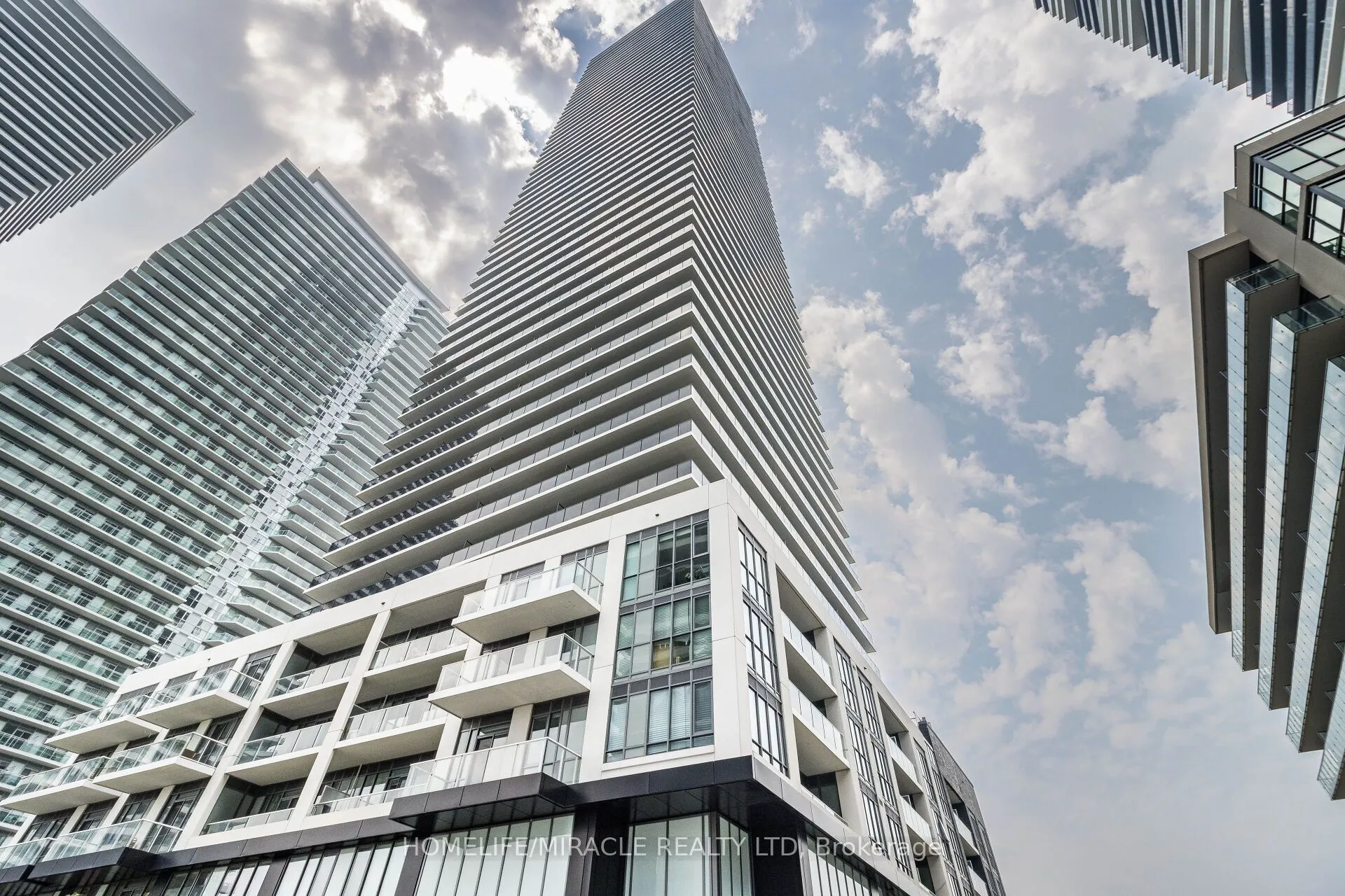 70 Annie Craig Drive #1001