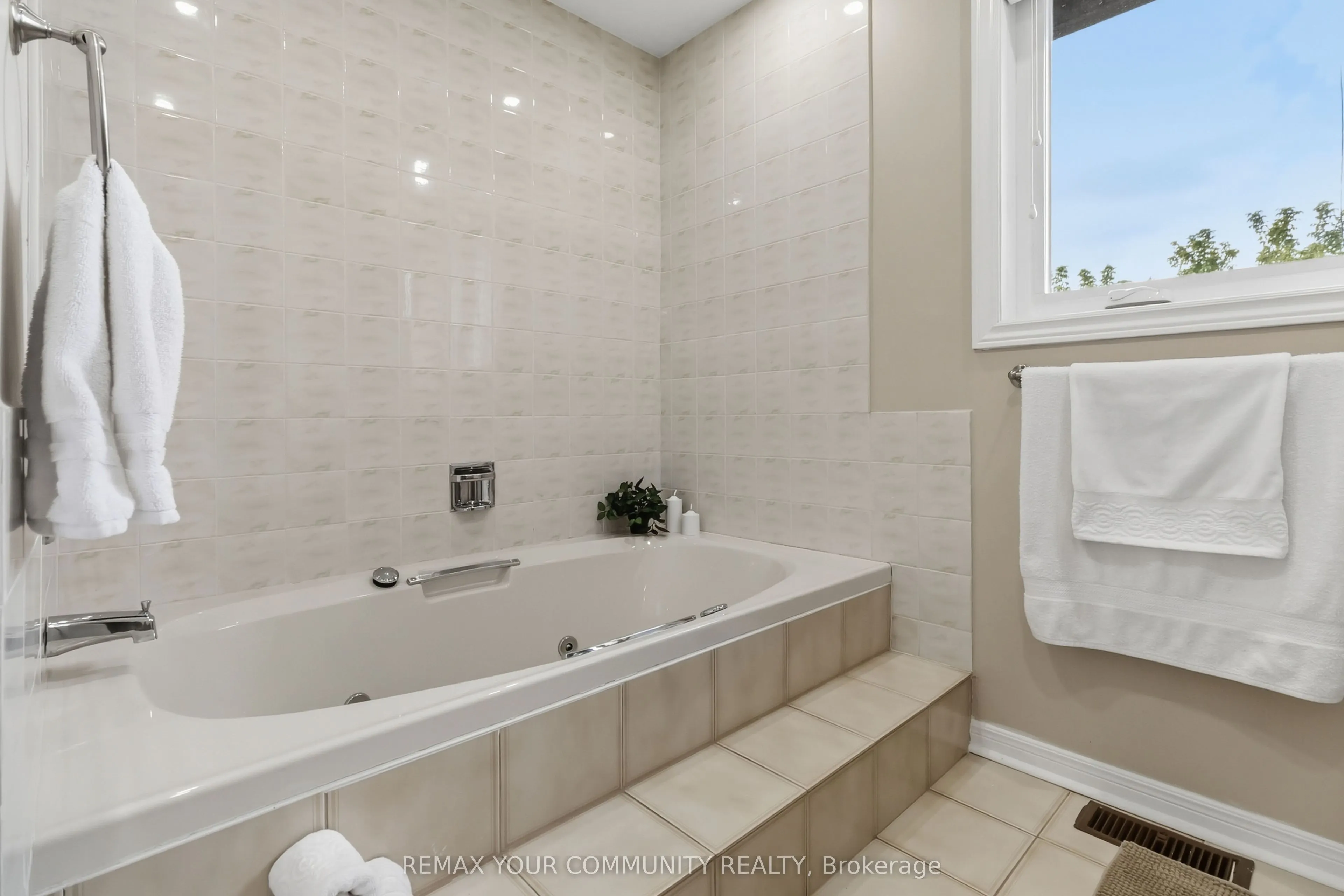 1380 Bishopstoke Way