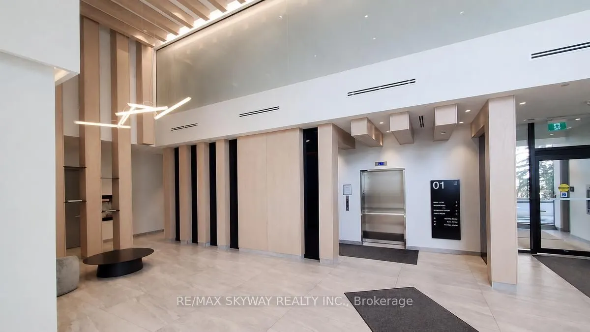 86 Dundas Street E #523