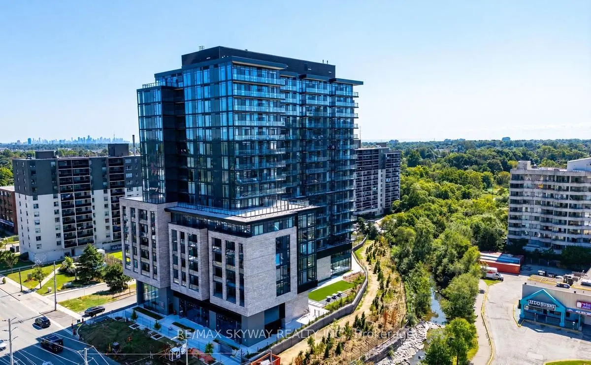 86 Dundas Street E #523