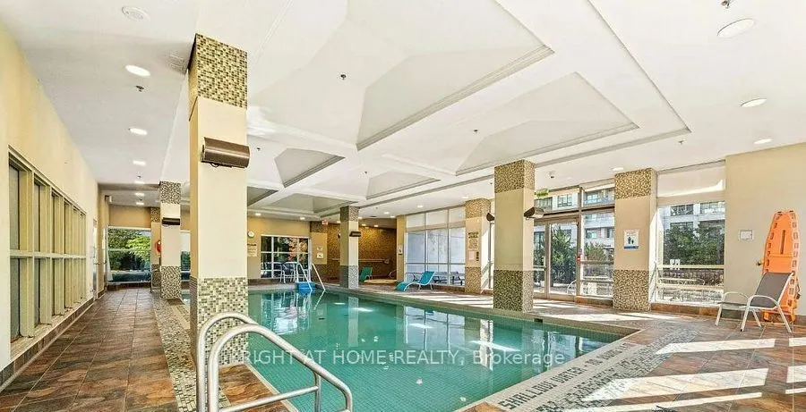 339 rathburn Road W #2318