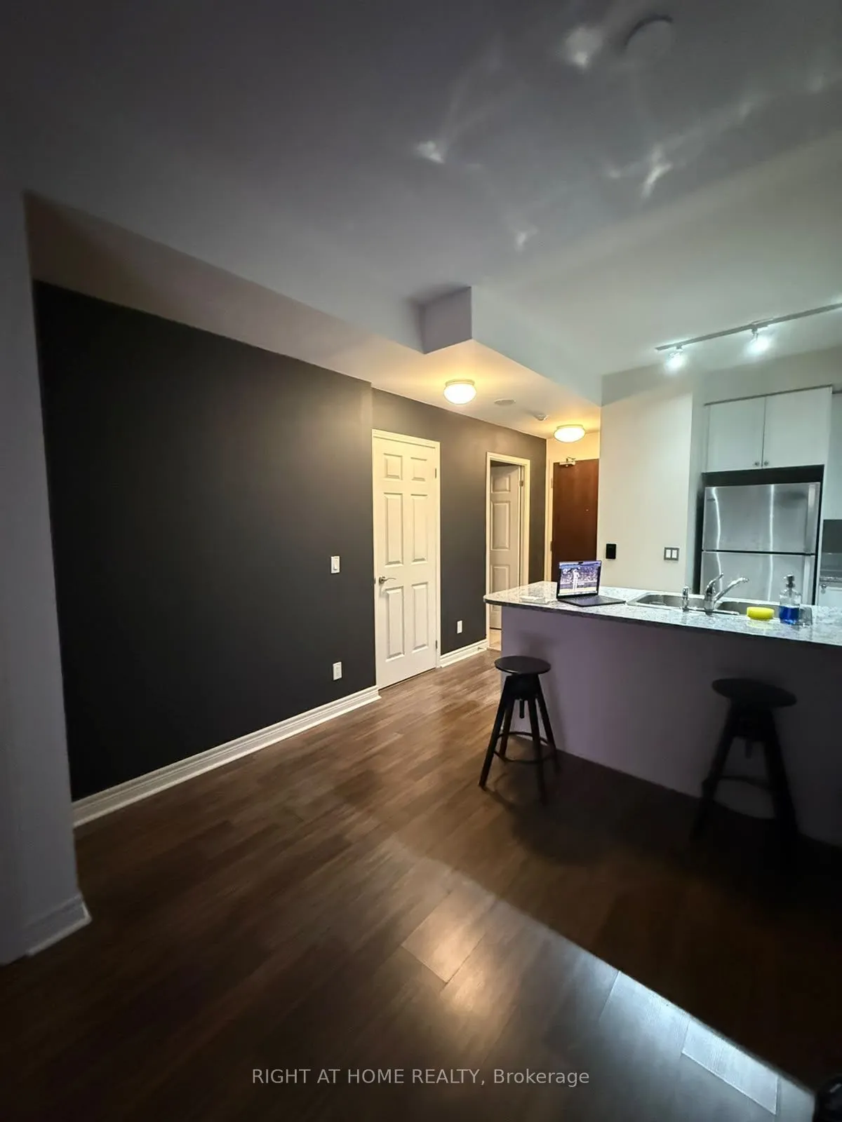 339 rathburn Road W #2318