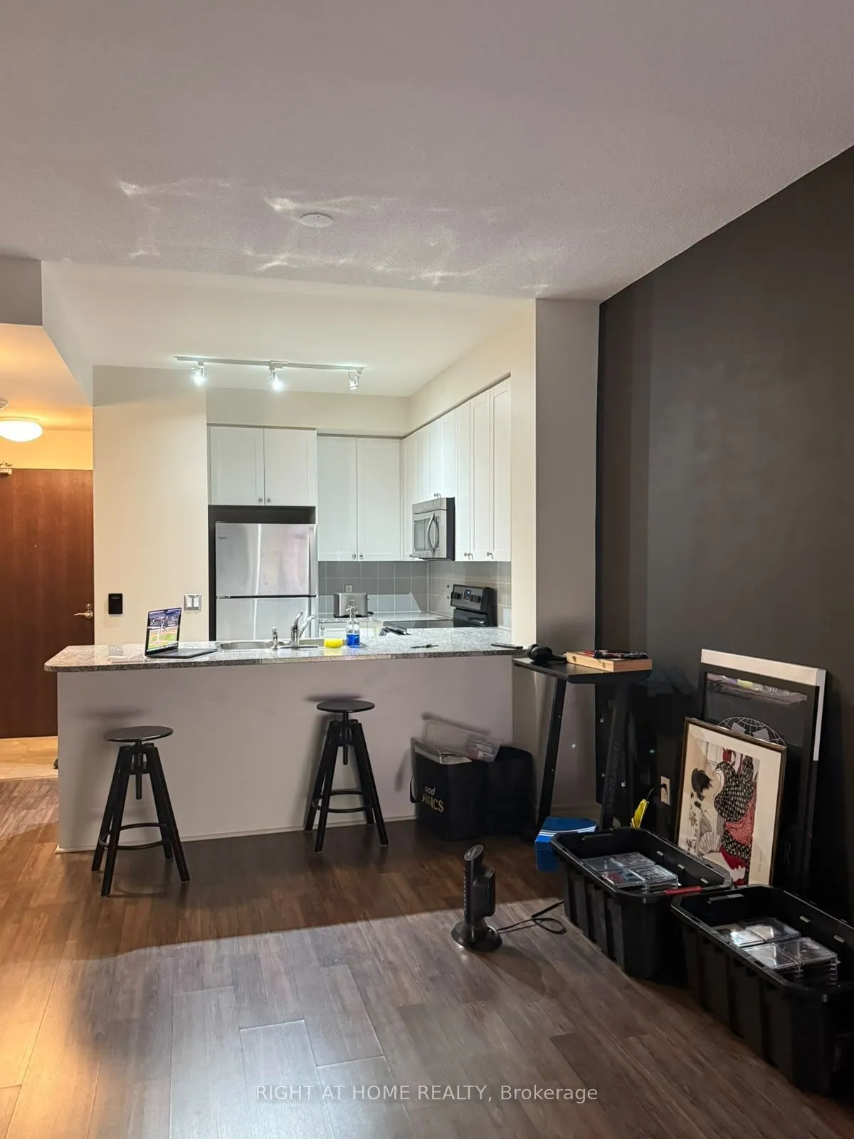 339 rathburn Road W #2318