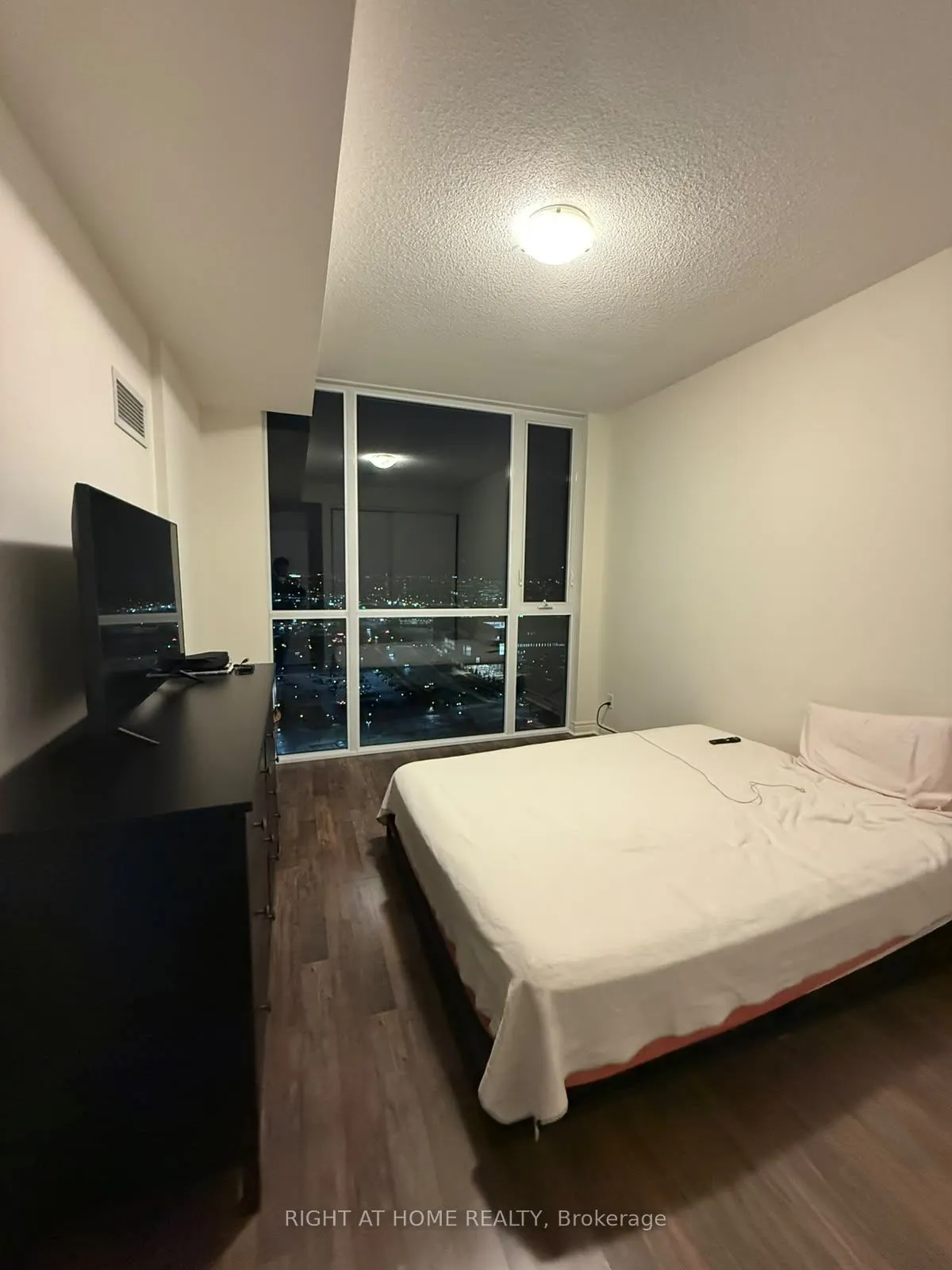 339 rathburn Road W #2318
