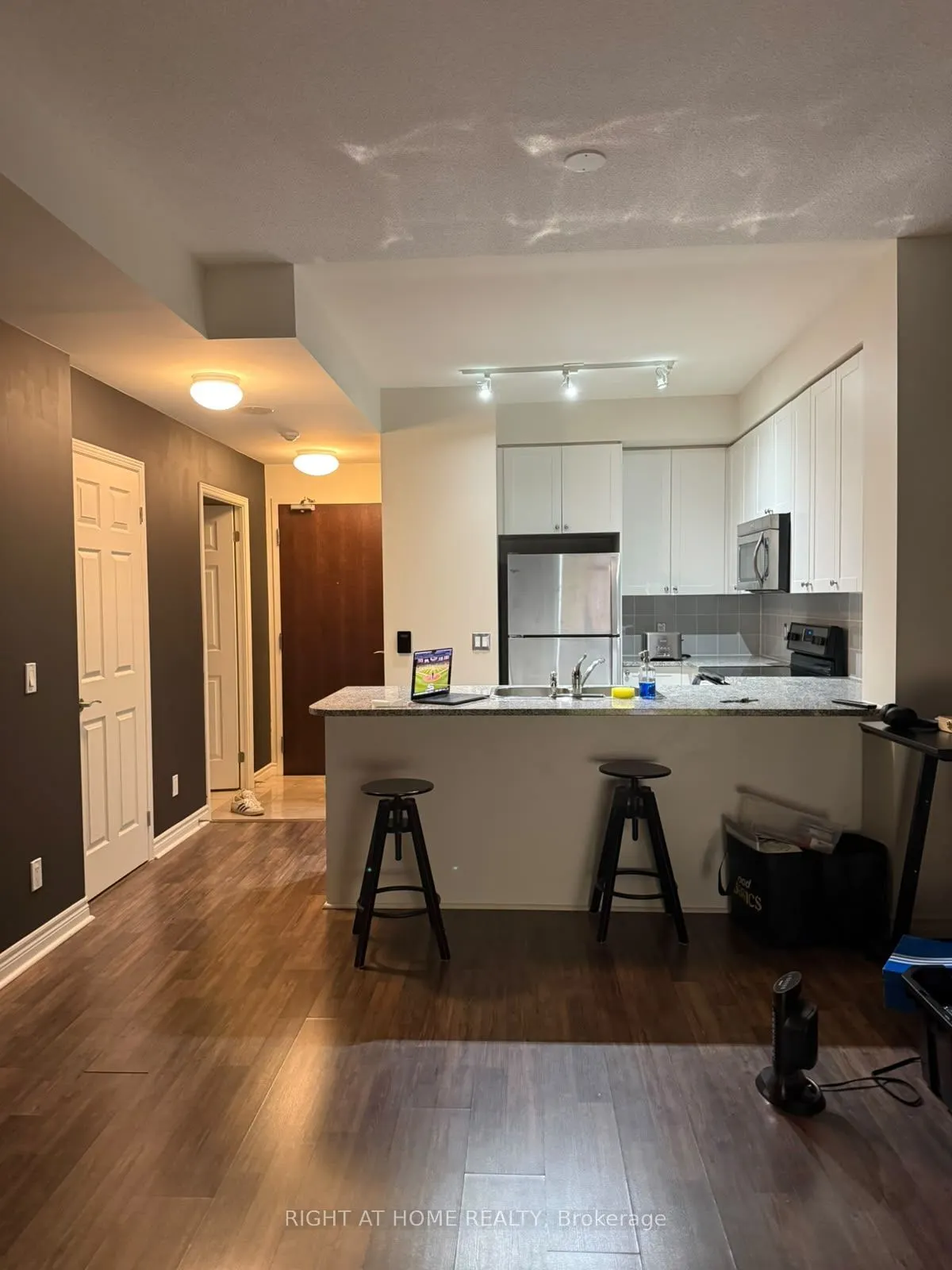 339 rathburn Road W #2318