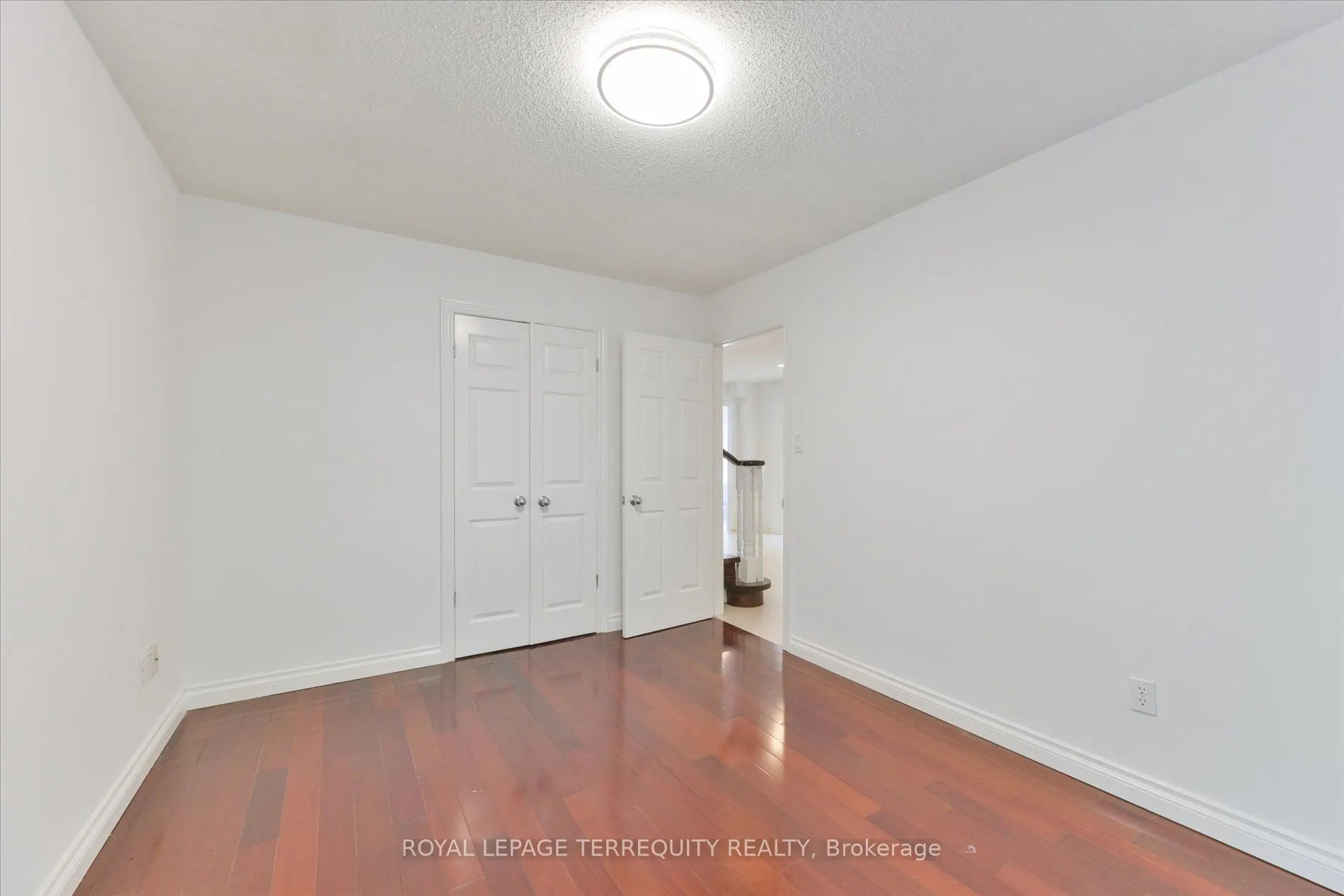 2216 Dunvegan Avenue