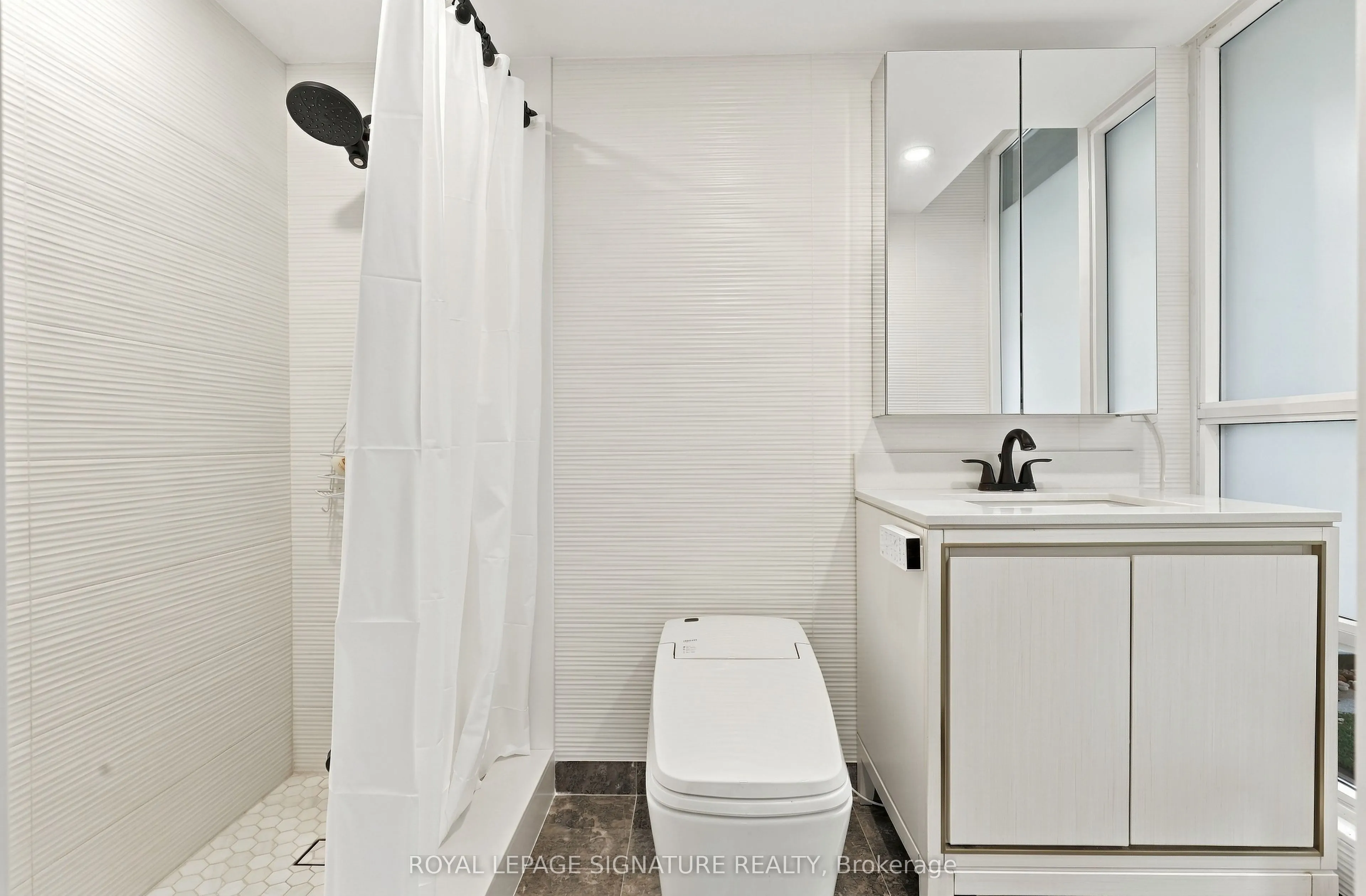 2230 Lake Shore Boulevard W #107