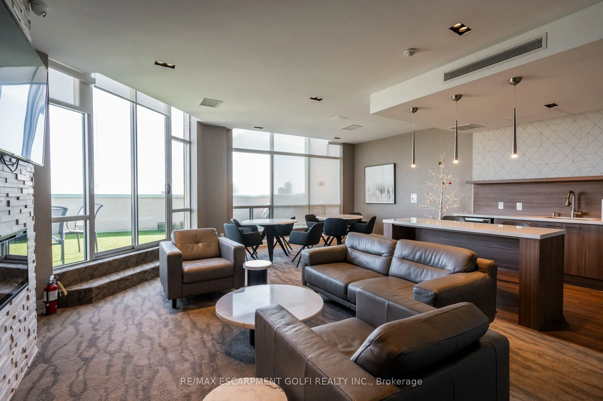 1276 Maple Crossing Boulevard #1406