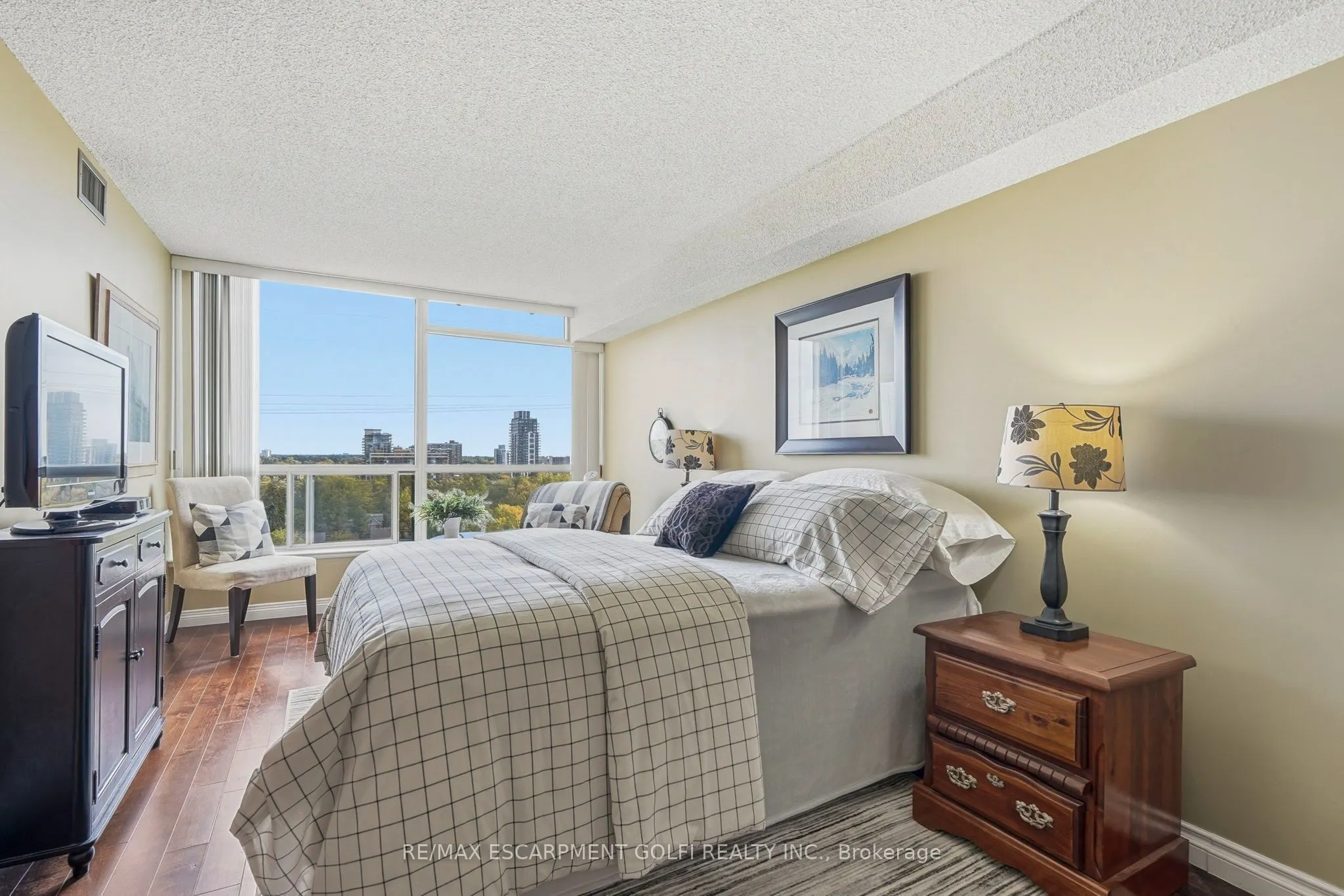 1276 Maple Crossing Boulevard #1406