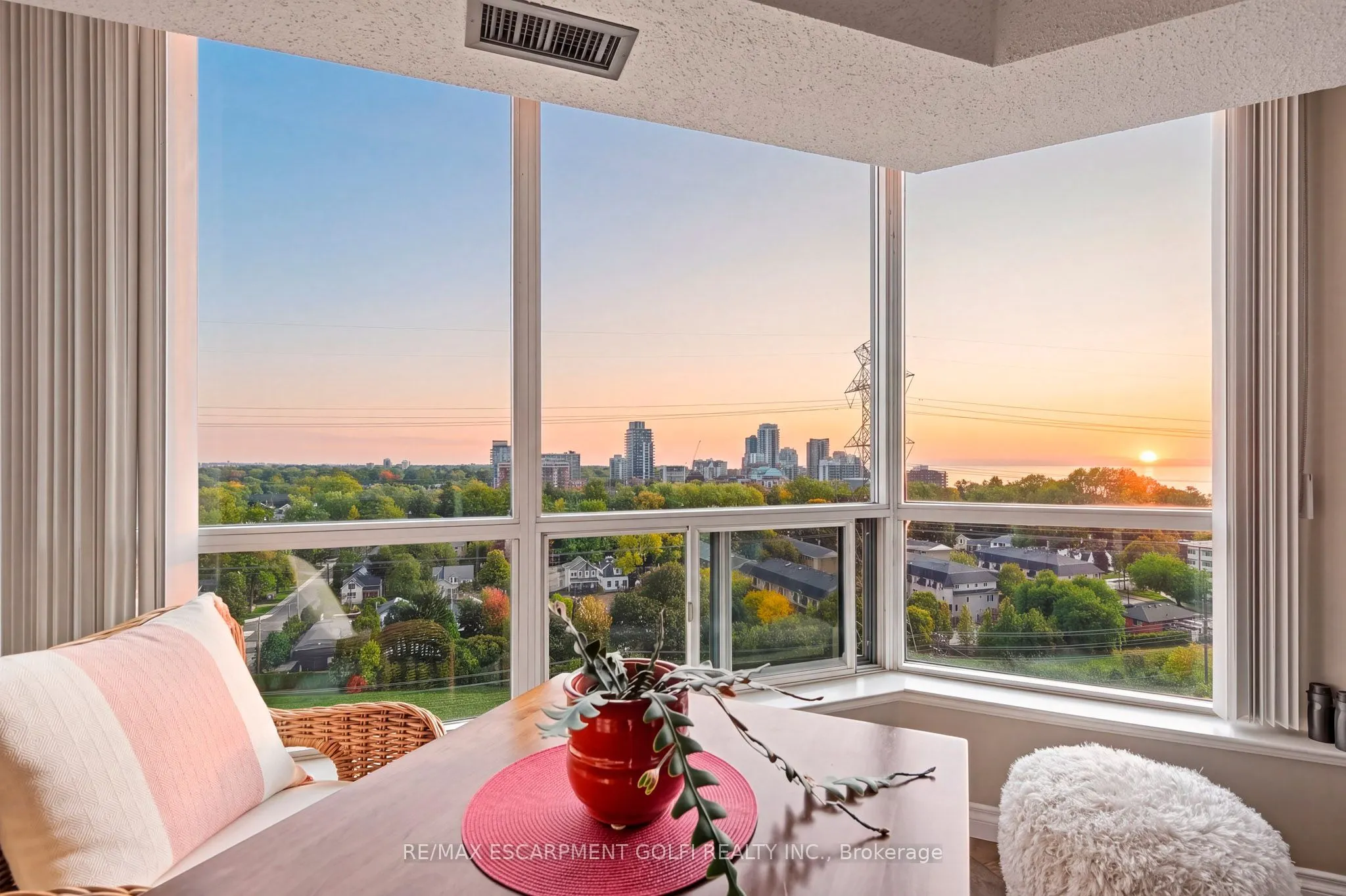 1276 Maple Crossing Boulevard #1406