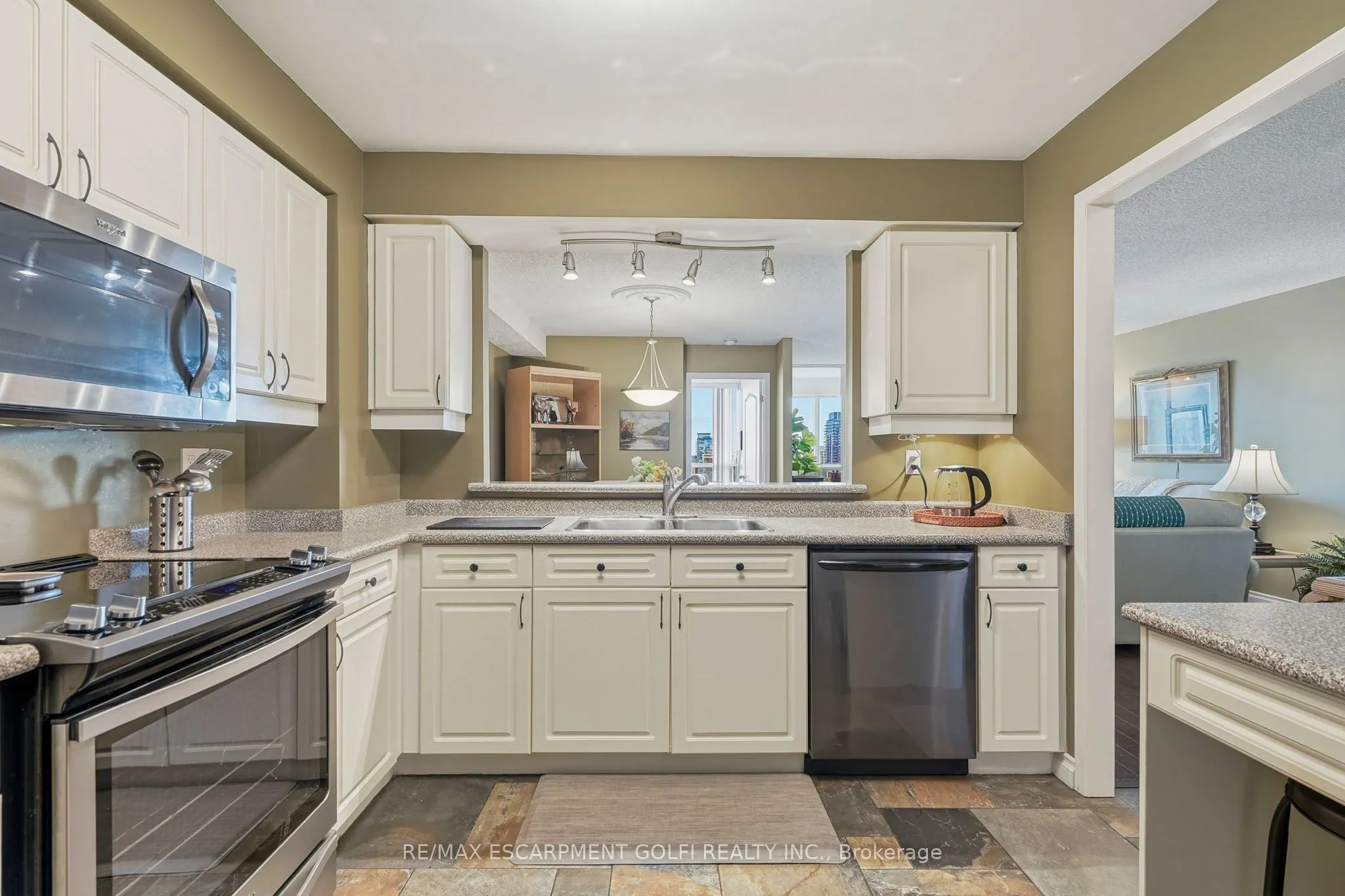 1276 Maple Crossing Boulevard #1406