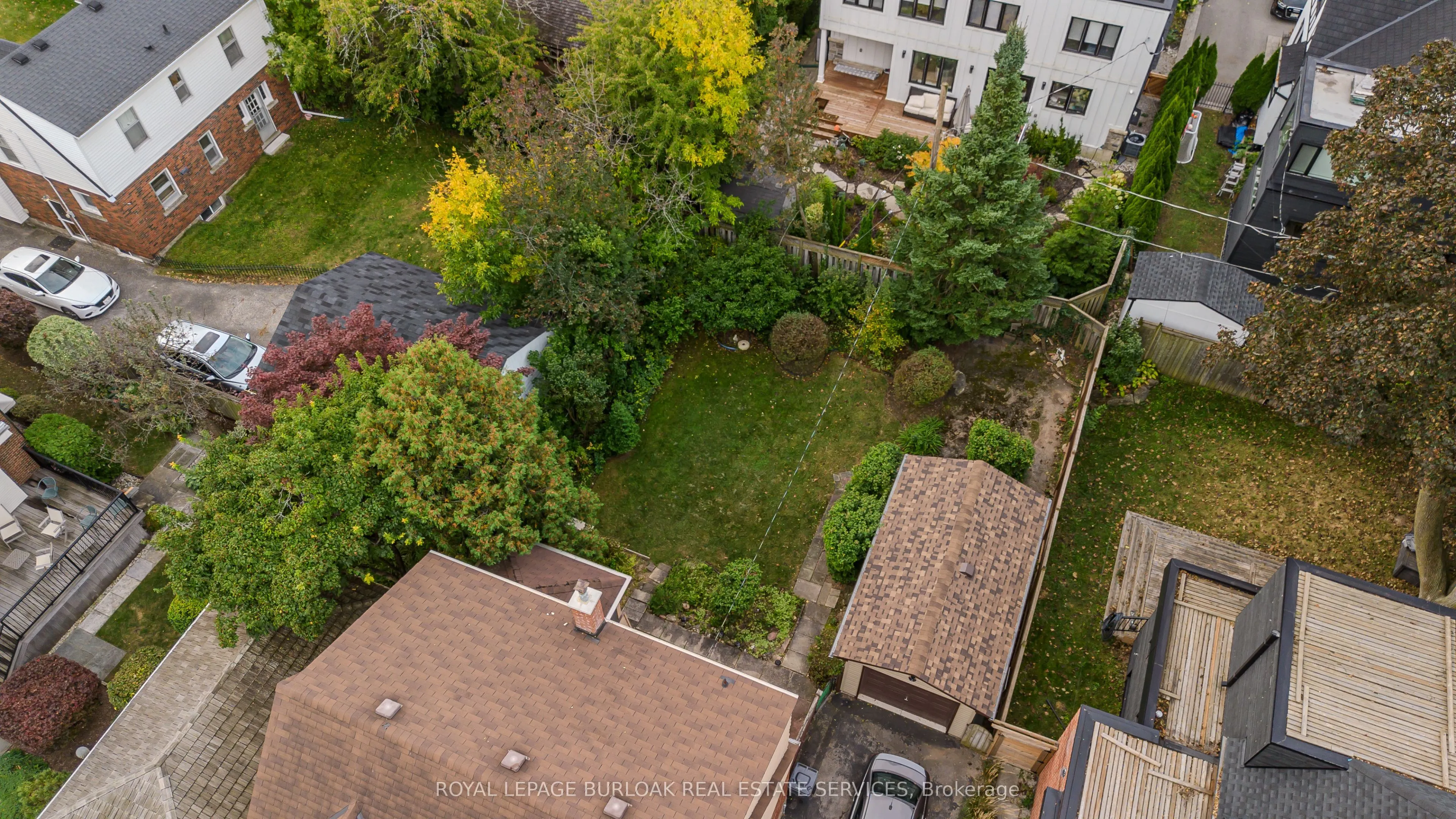 2104 Emerald Crescent