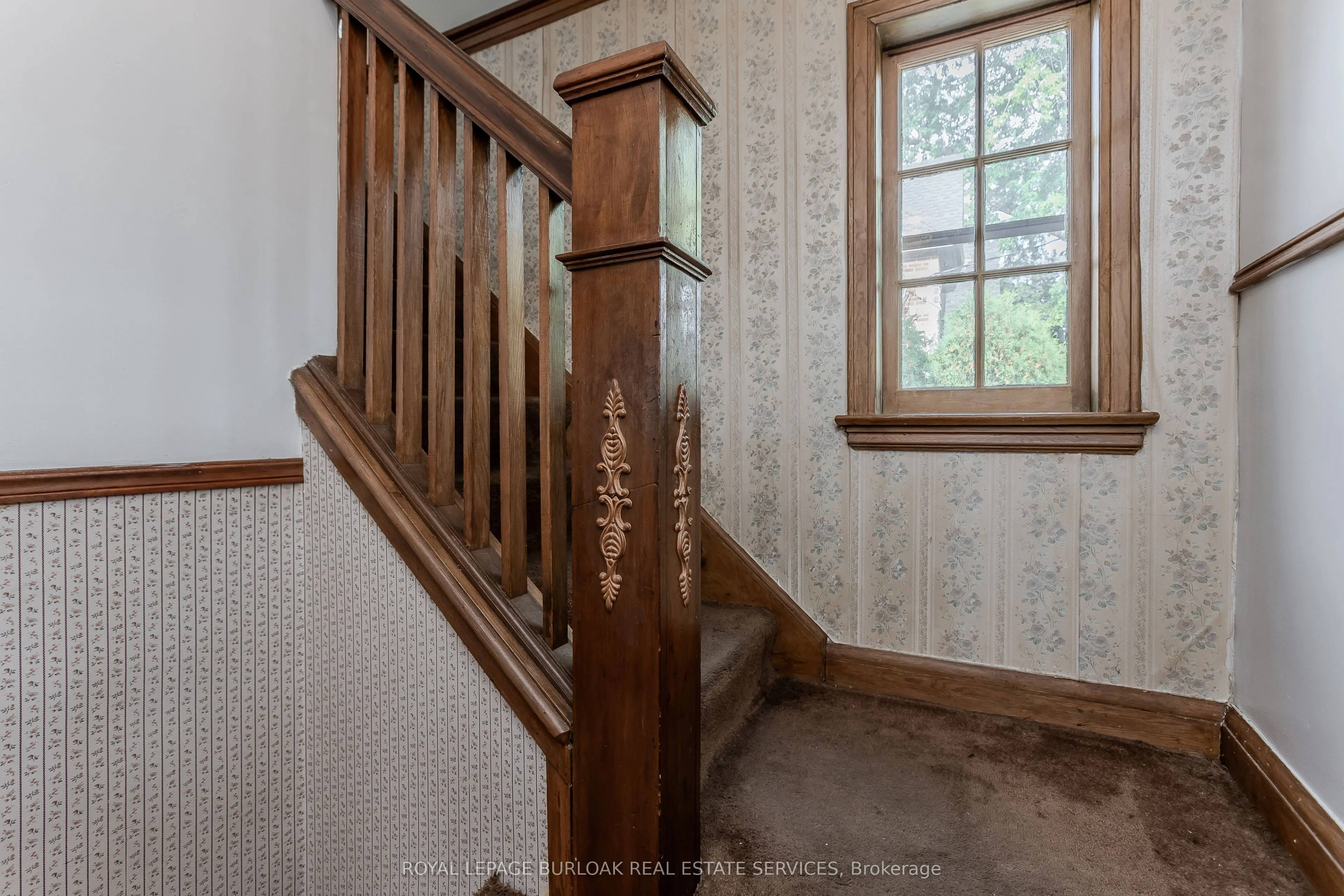 2104 Emerald Crescent