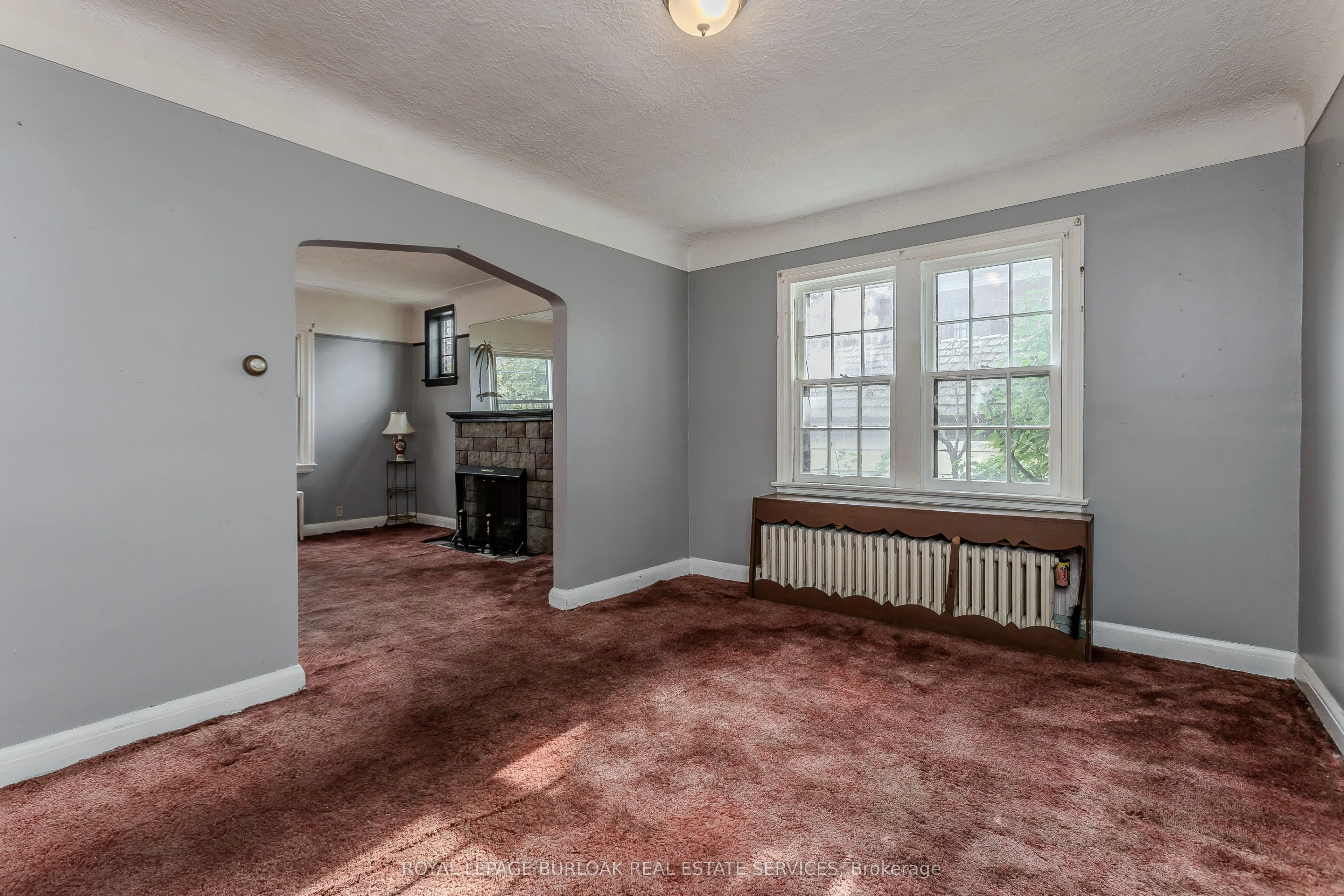 2104 Emerald Crescent