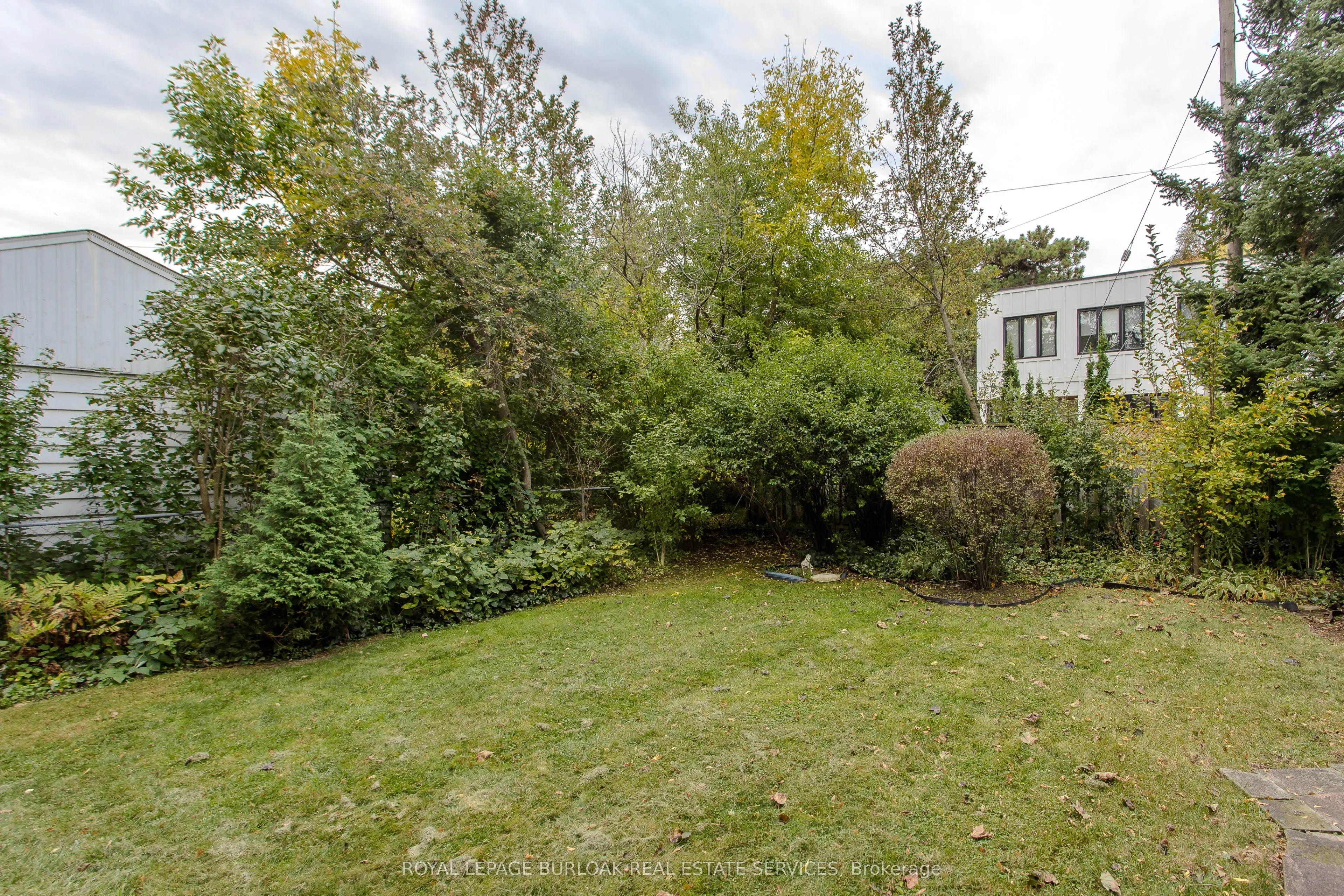 2104 Emerald Crescent