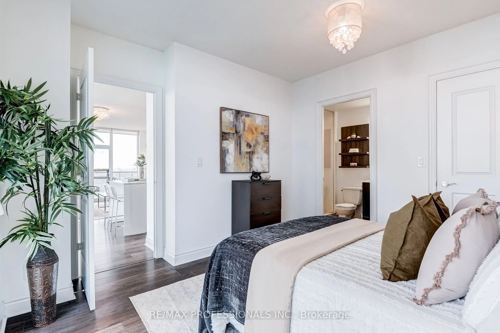 16 Brookers Lane #3701
