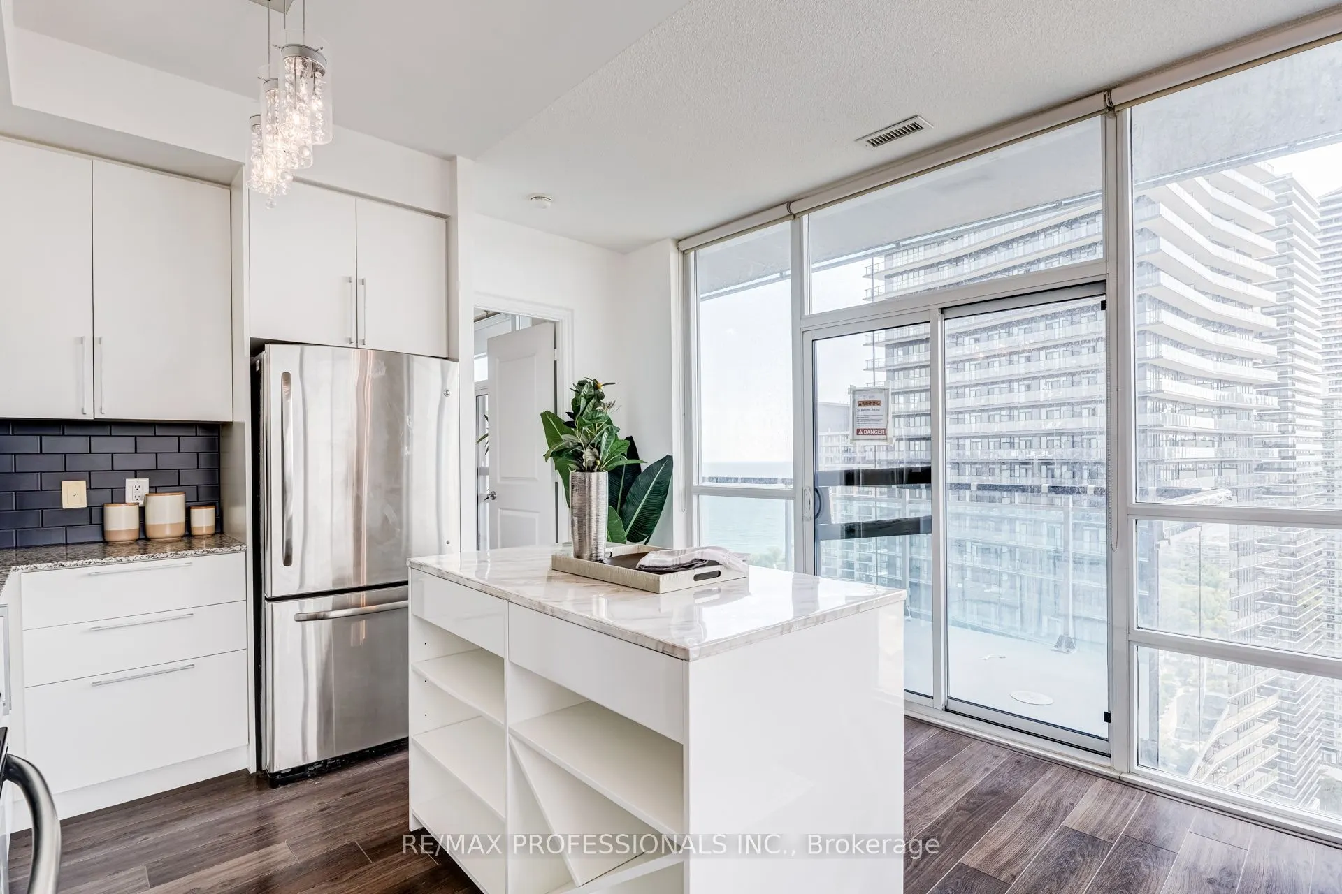 16 Brookers Lane #3701