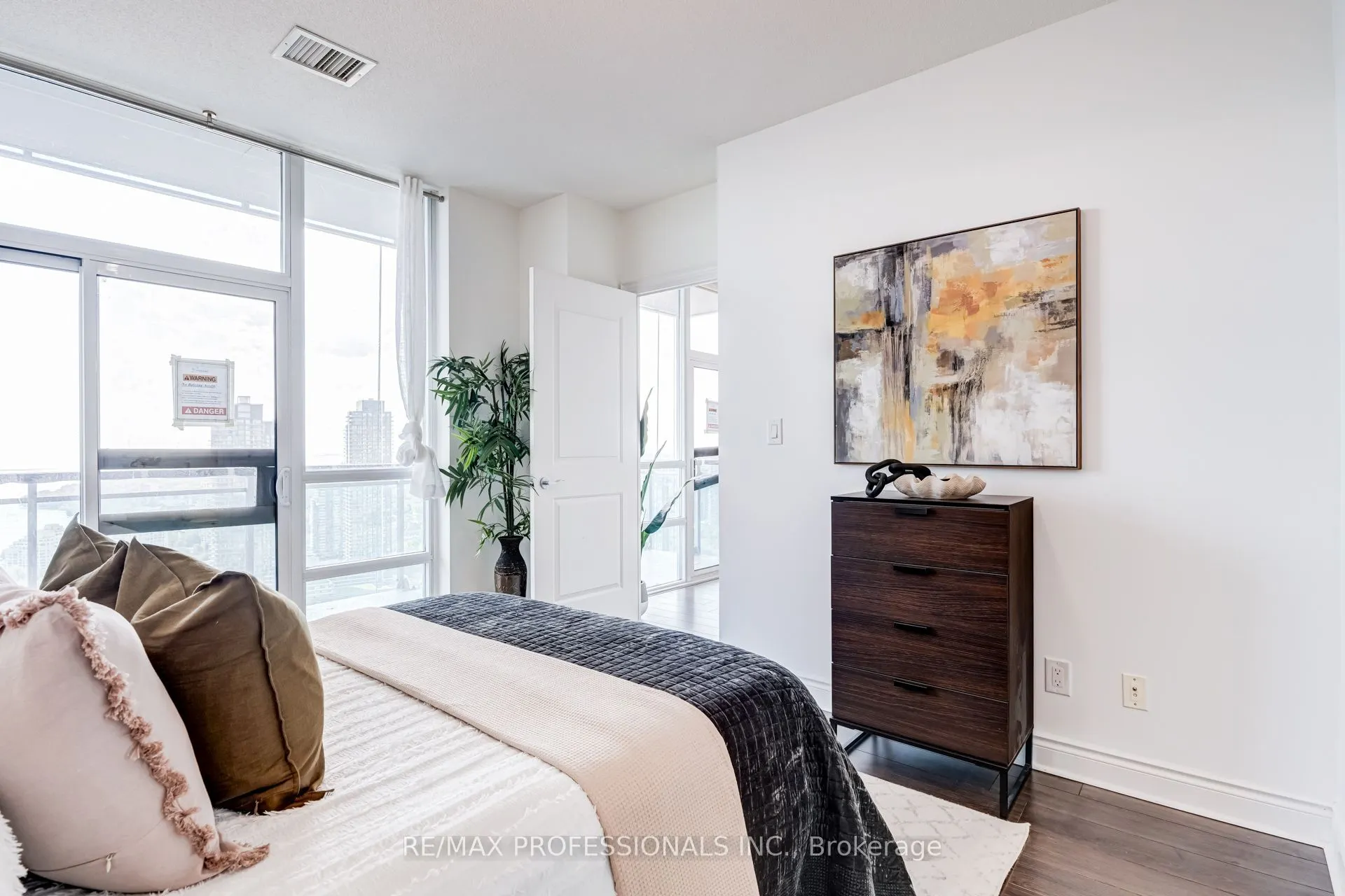 16 Brookers Lane #3701