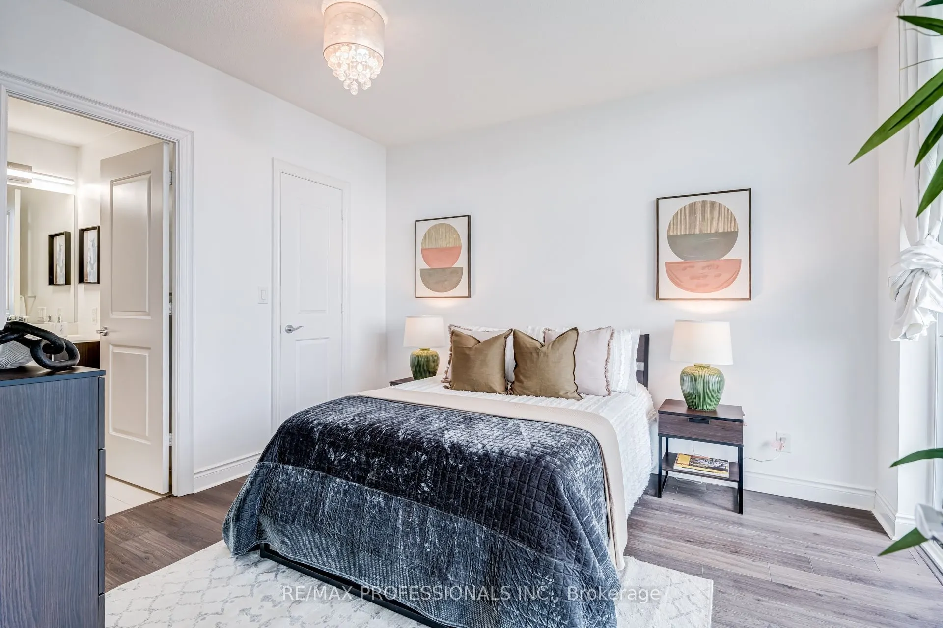 16 Brookers Lane #3701