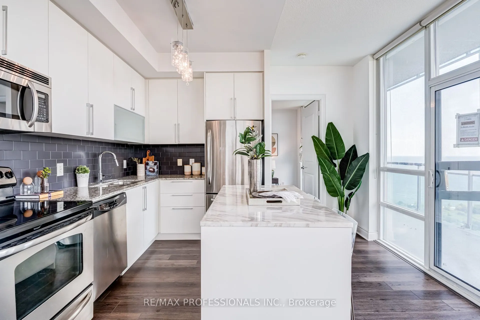 16 Brookers Lane #3701