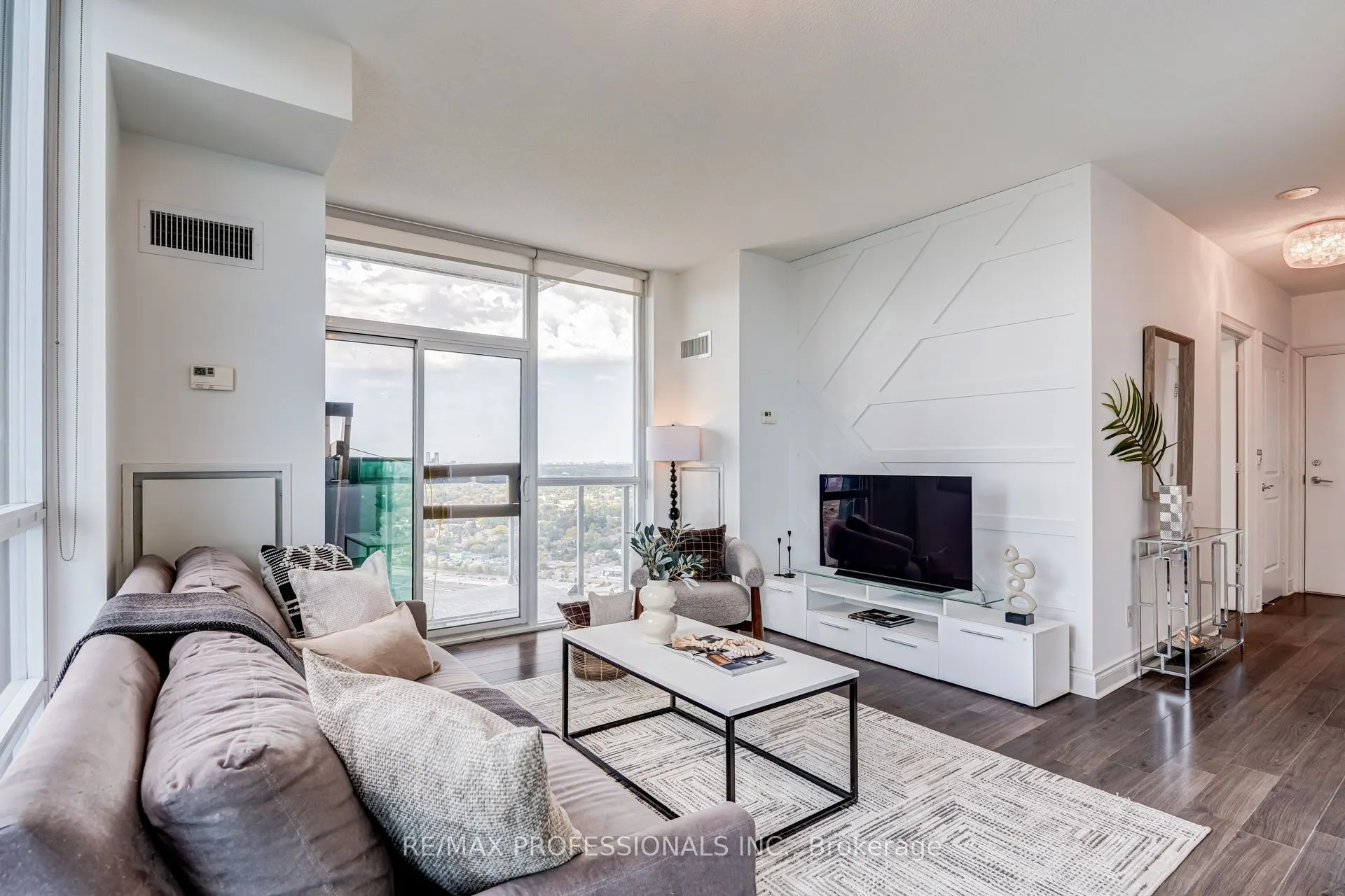 16 Brookers Lane #3701