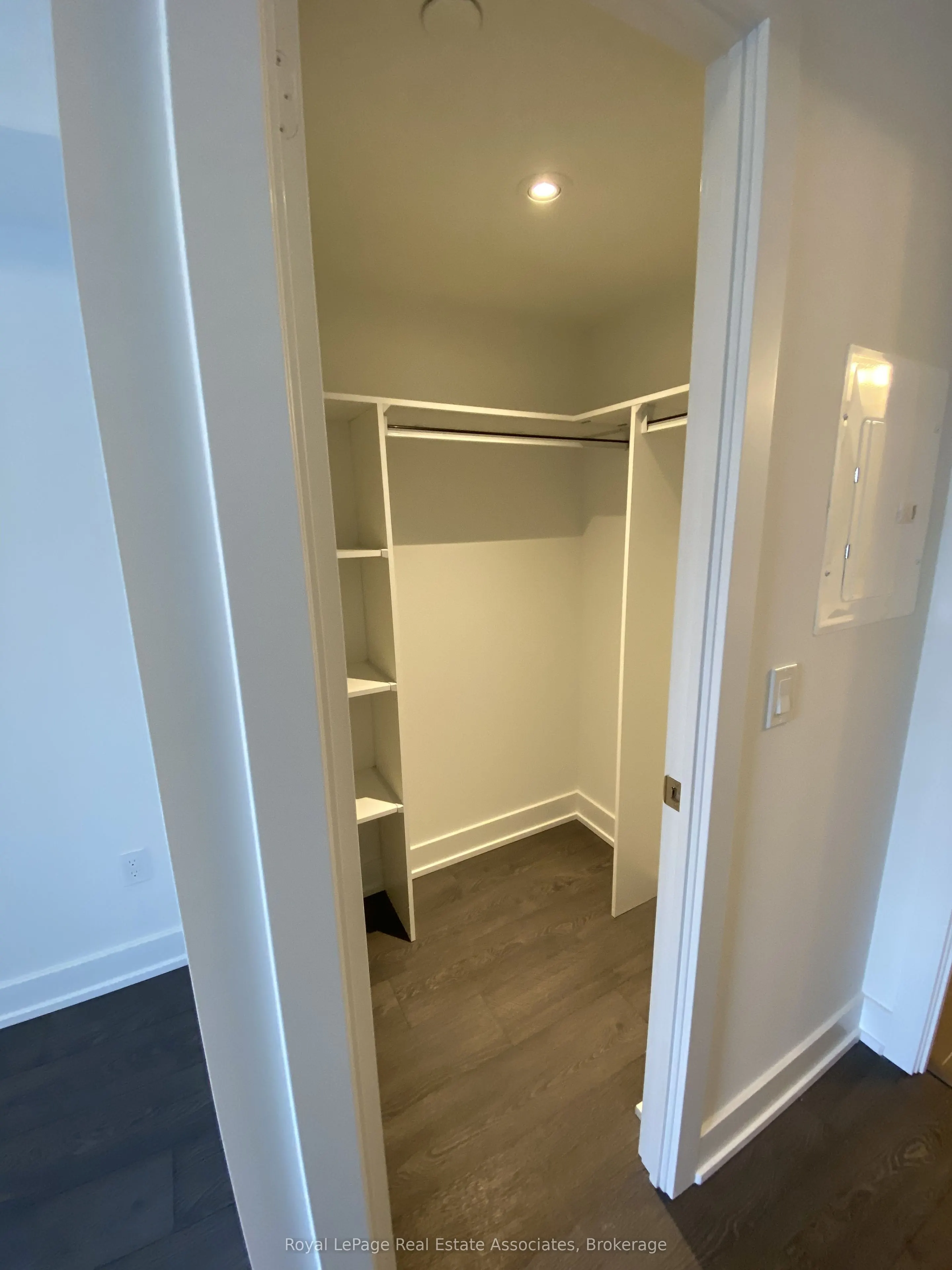 7 Mabelle Avenue #702