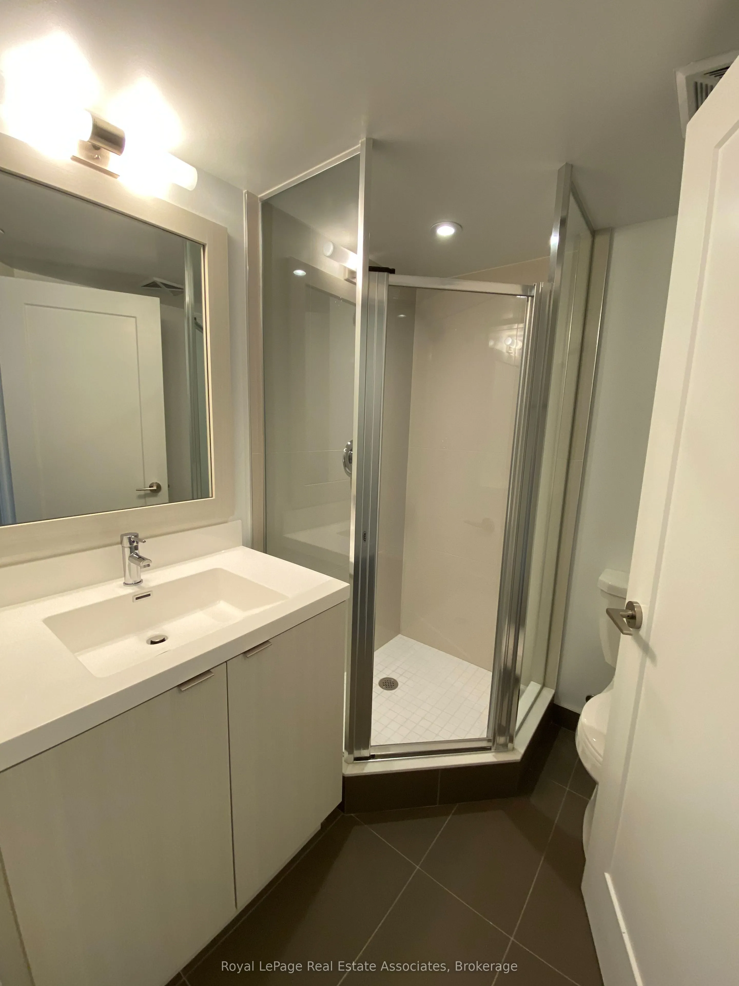 7 Mabelle Avenue #702