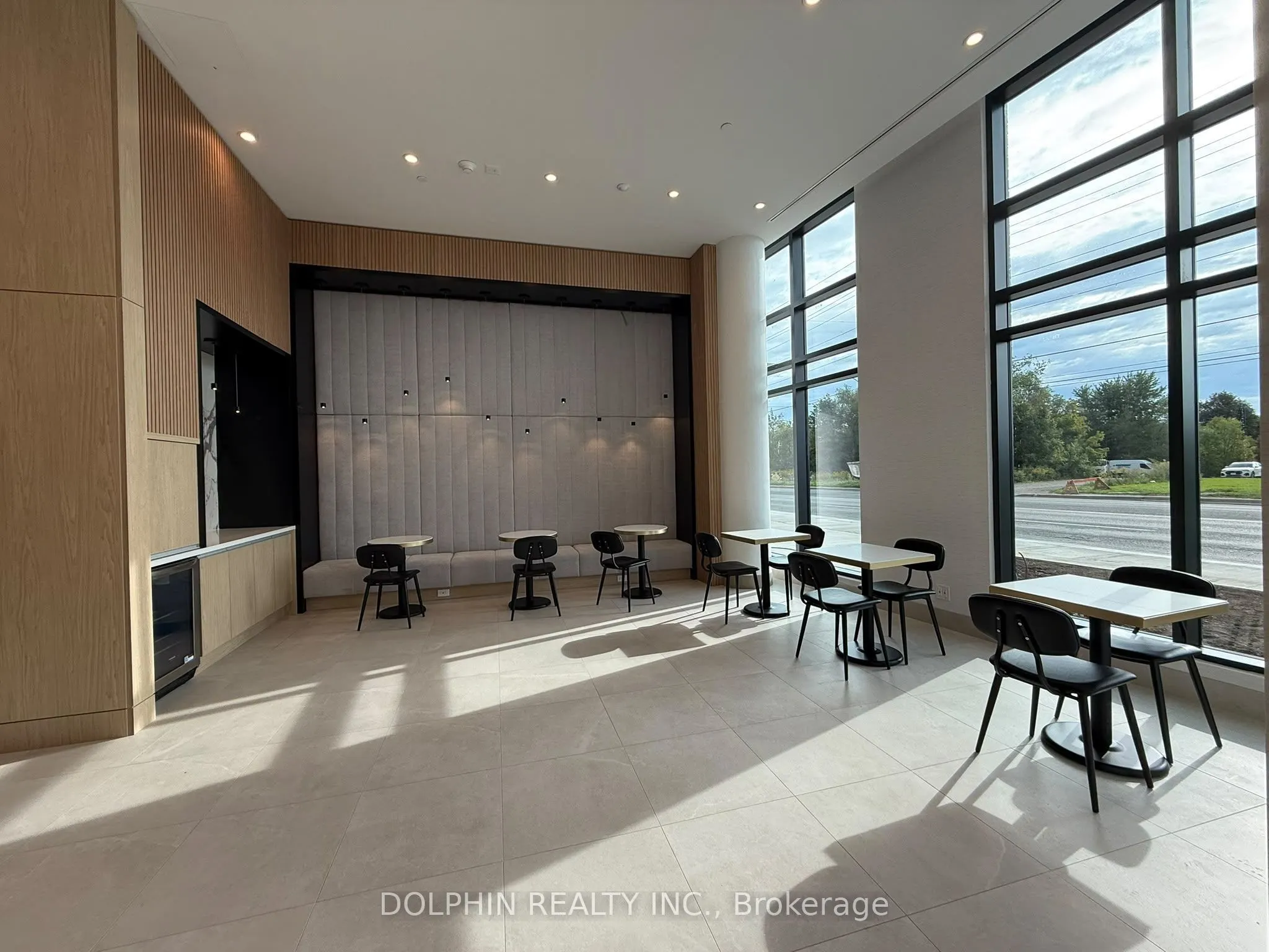 1381 Lakeshore Road E #615