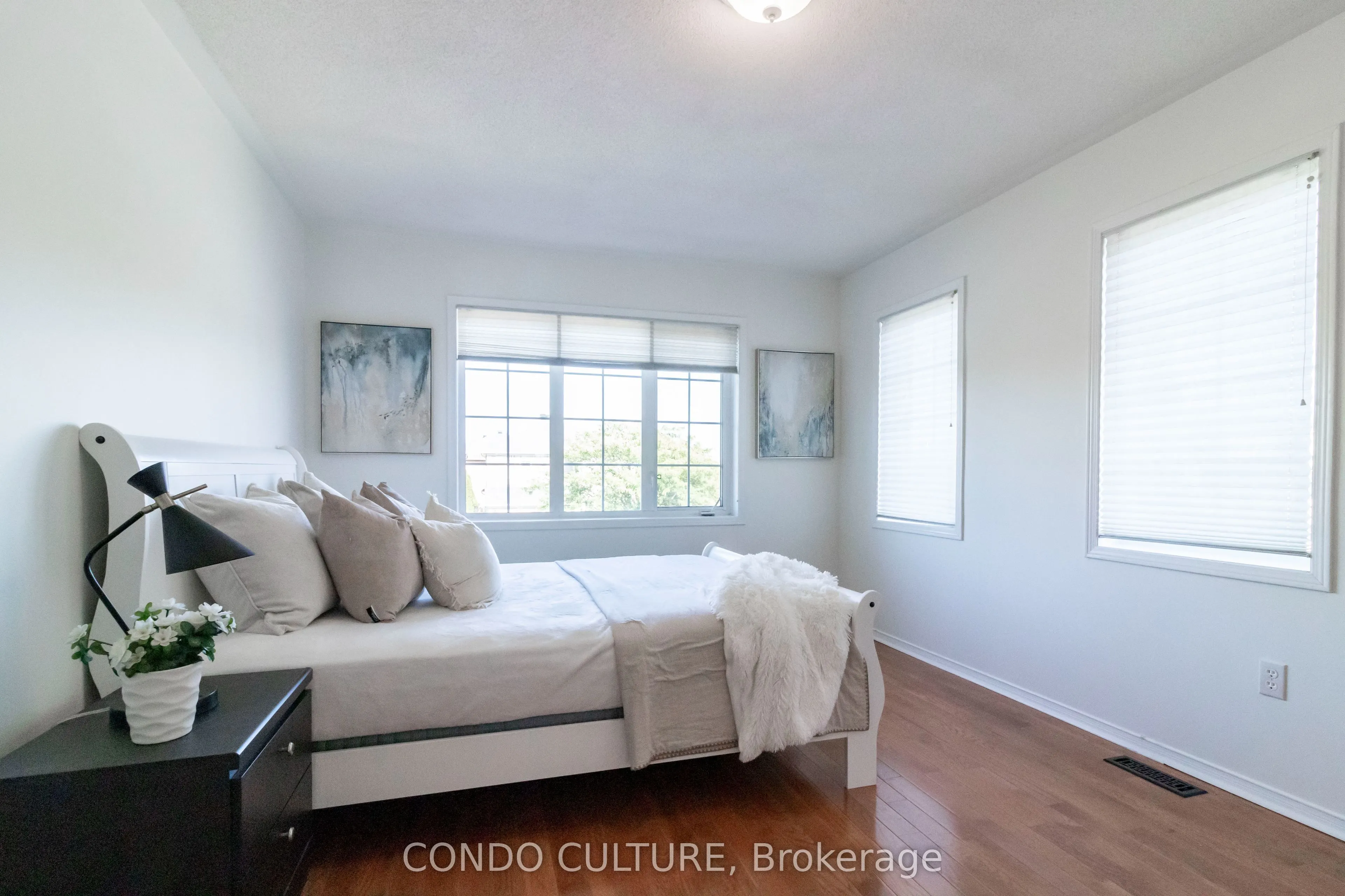 5482 Churchill Meadows Boulevard