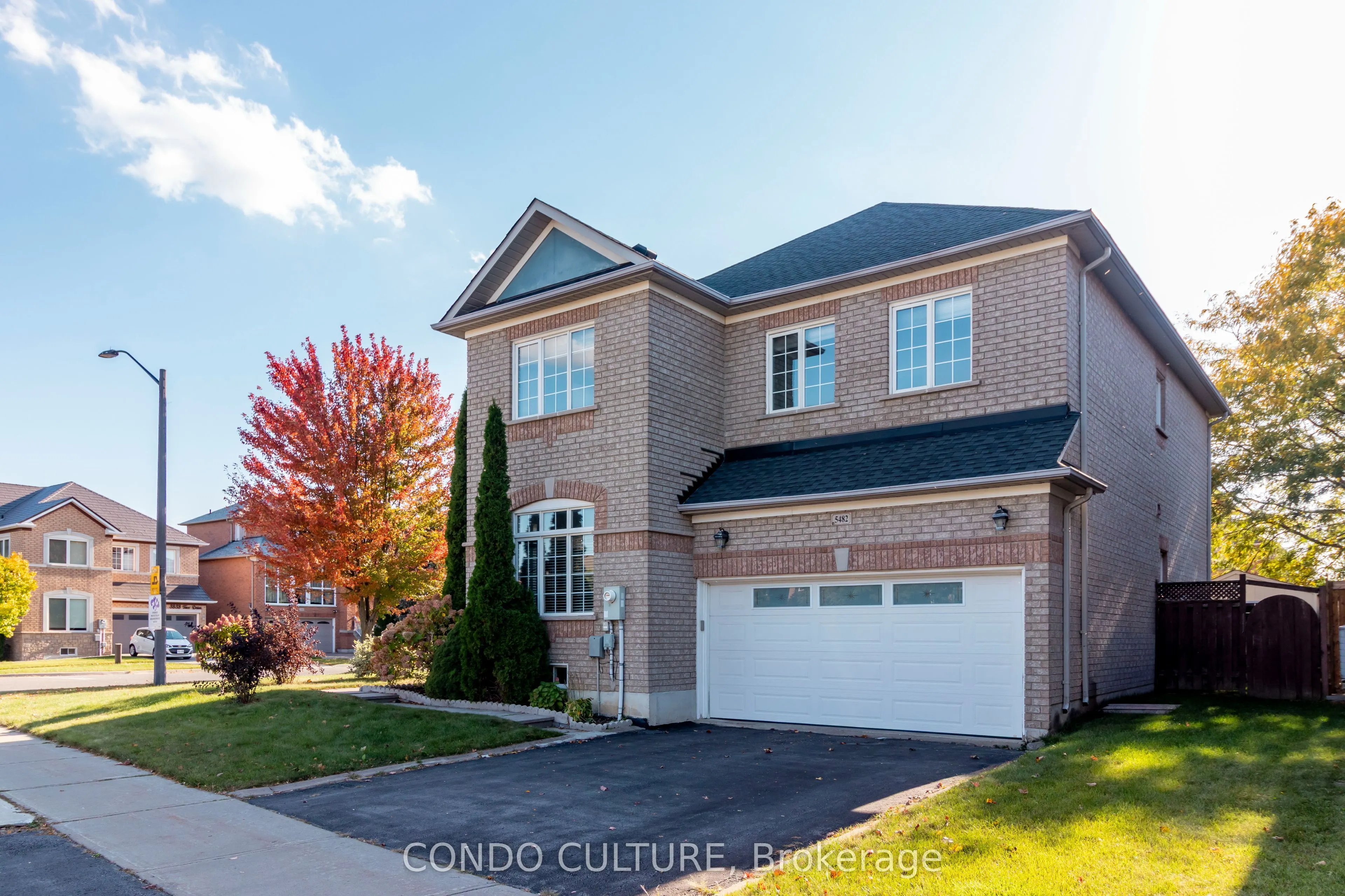 5482 Churchill Meadows Boulevard