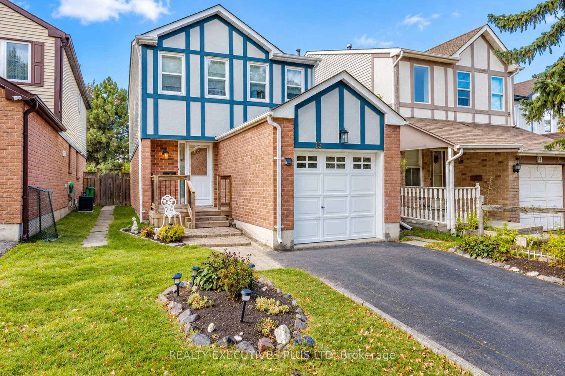 15 Mangrove Road