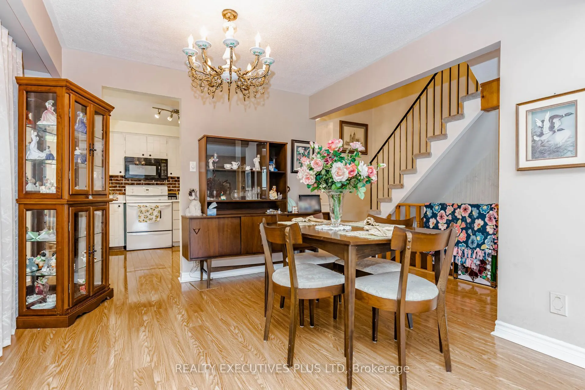 15 Mangrove Road