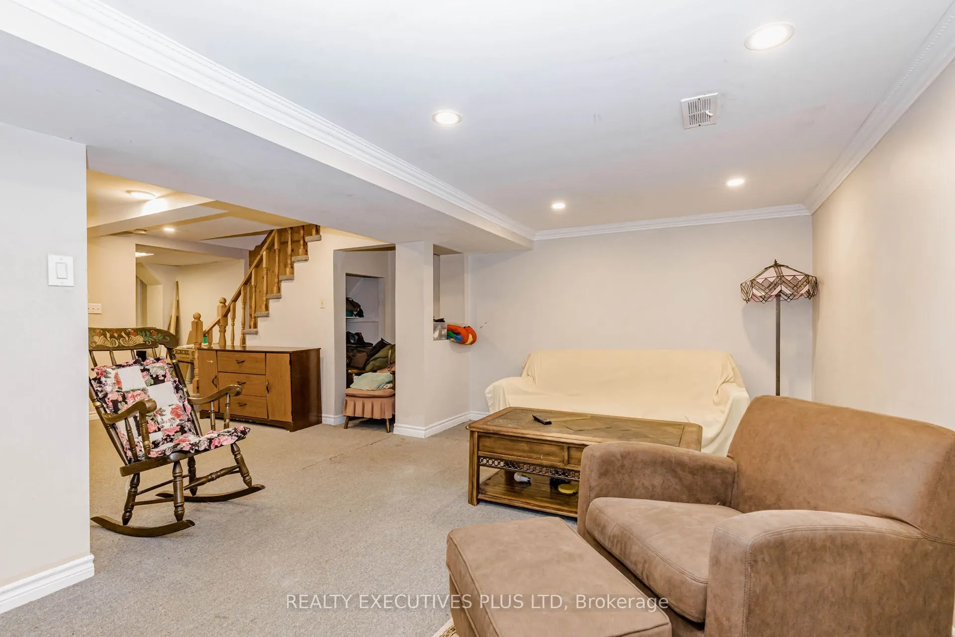 15 Mangrove Road