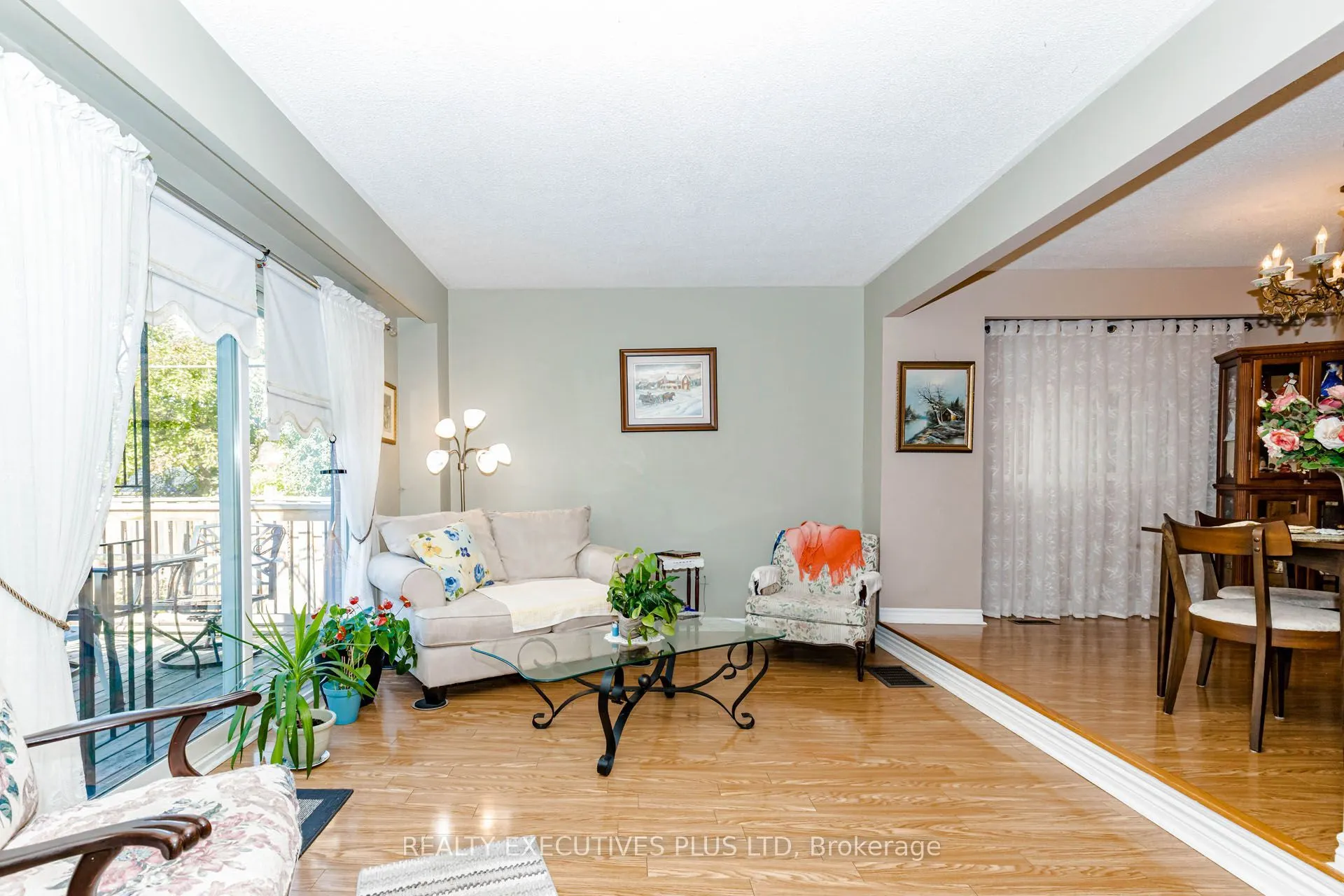 15 Mangrove Road