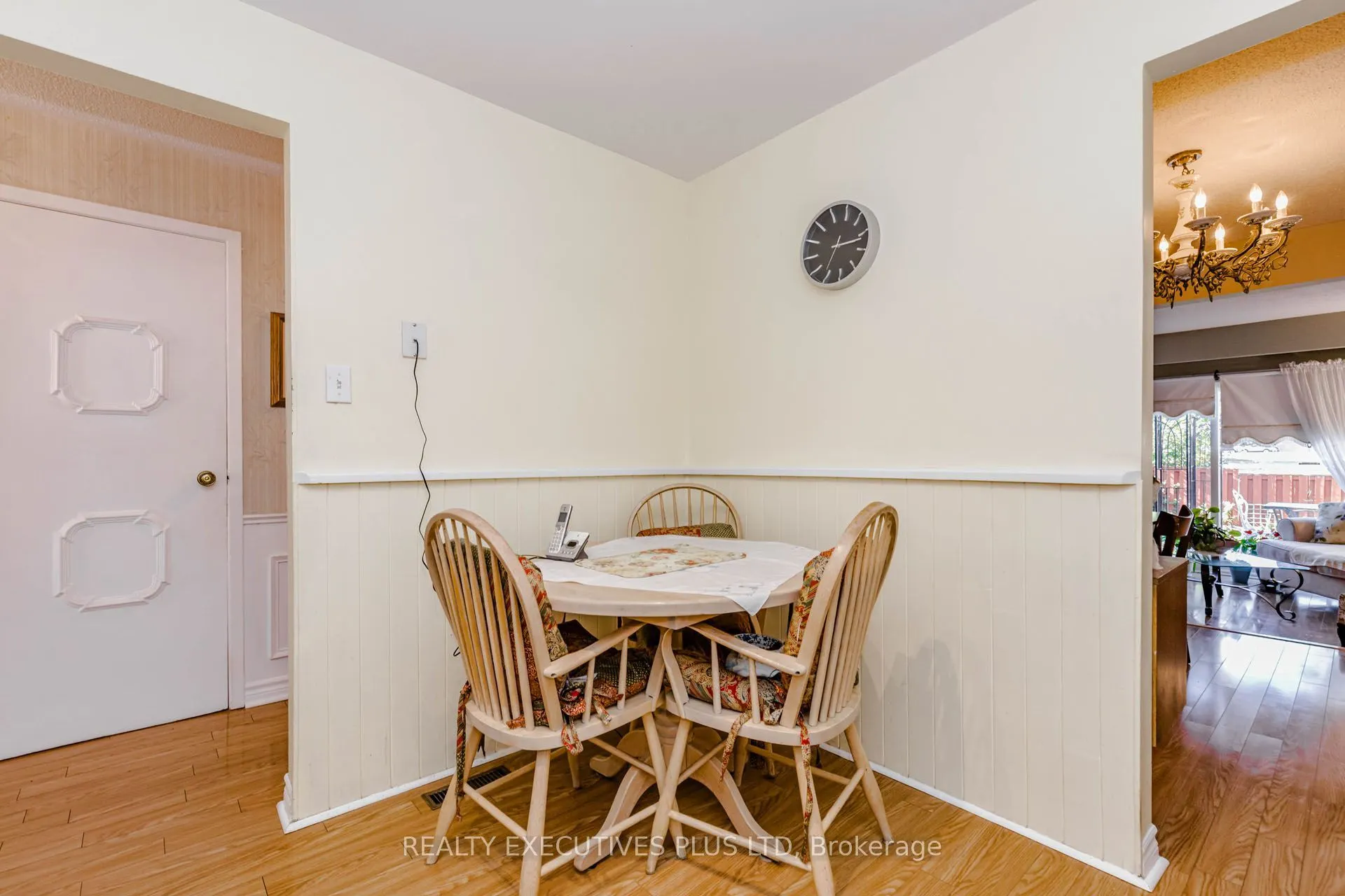 15 Mangrove Road