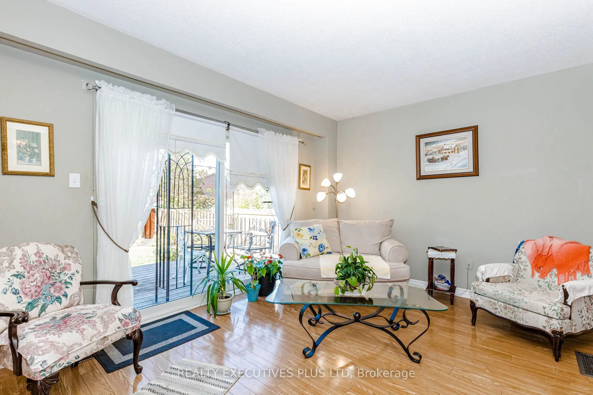 15 Mangrove Road