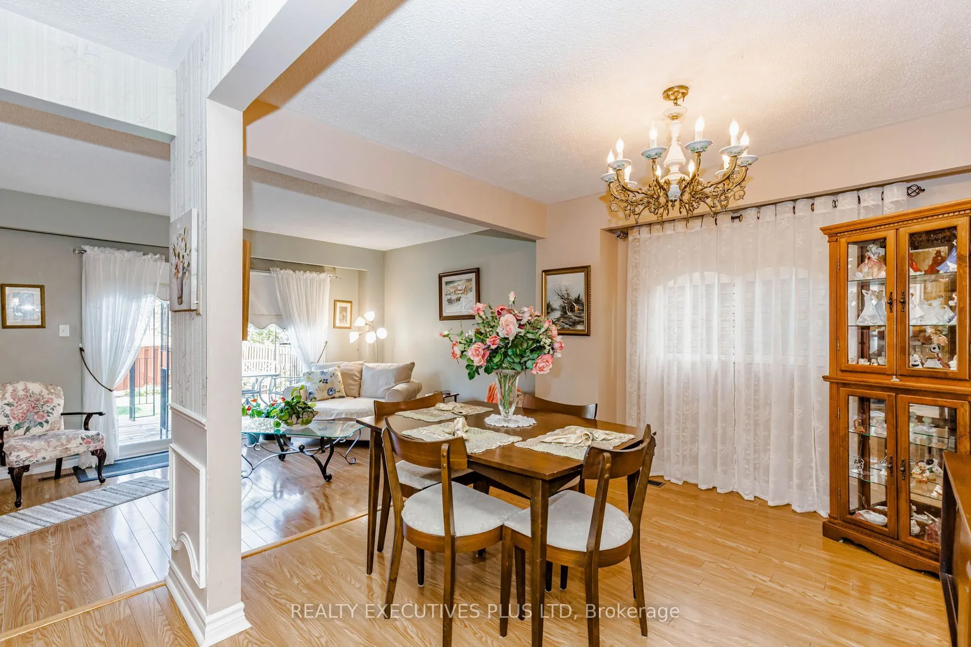 15 Mangrove Road
