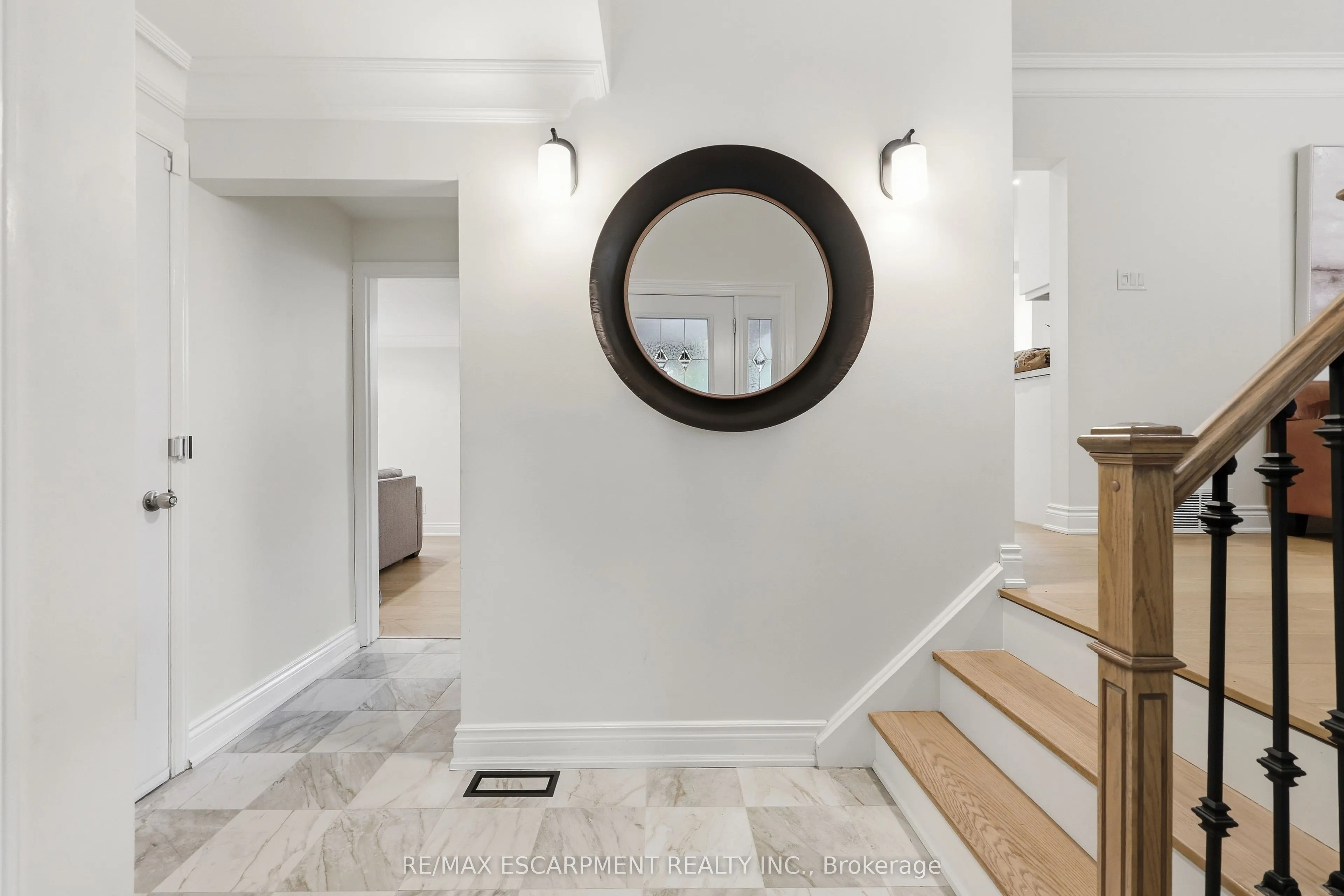 134 Fairwood Place W