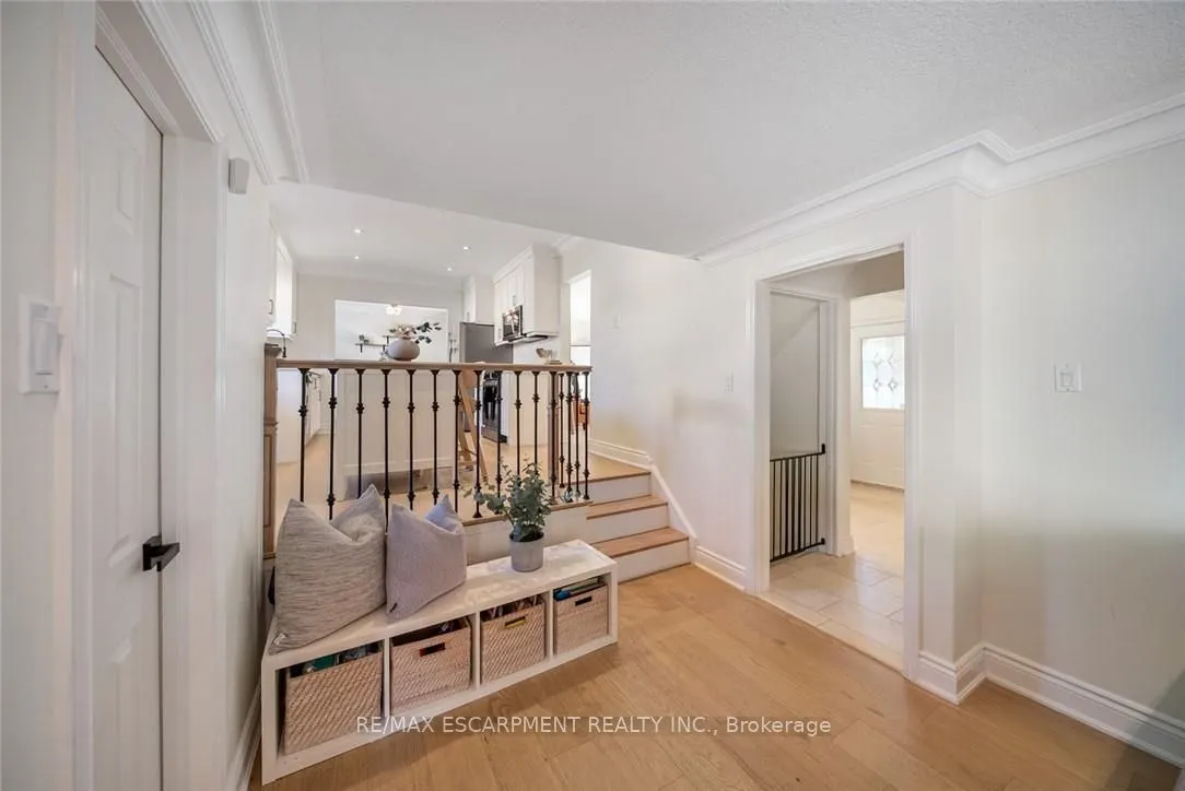 134 Fairwood Place W