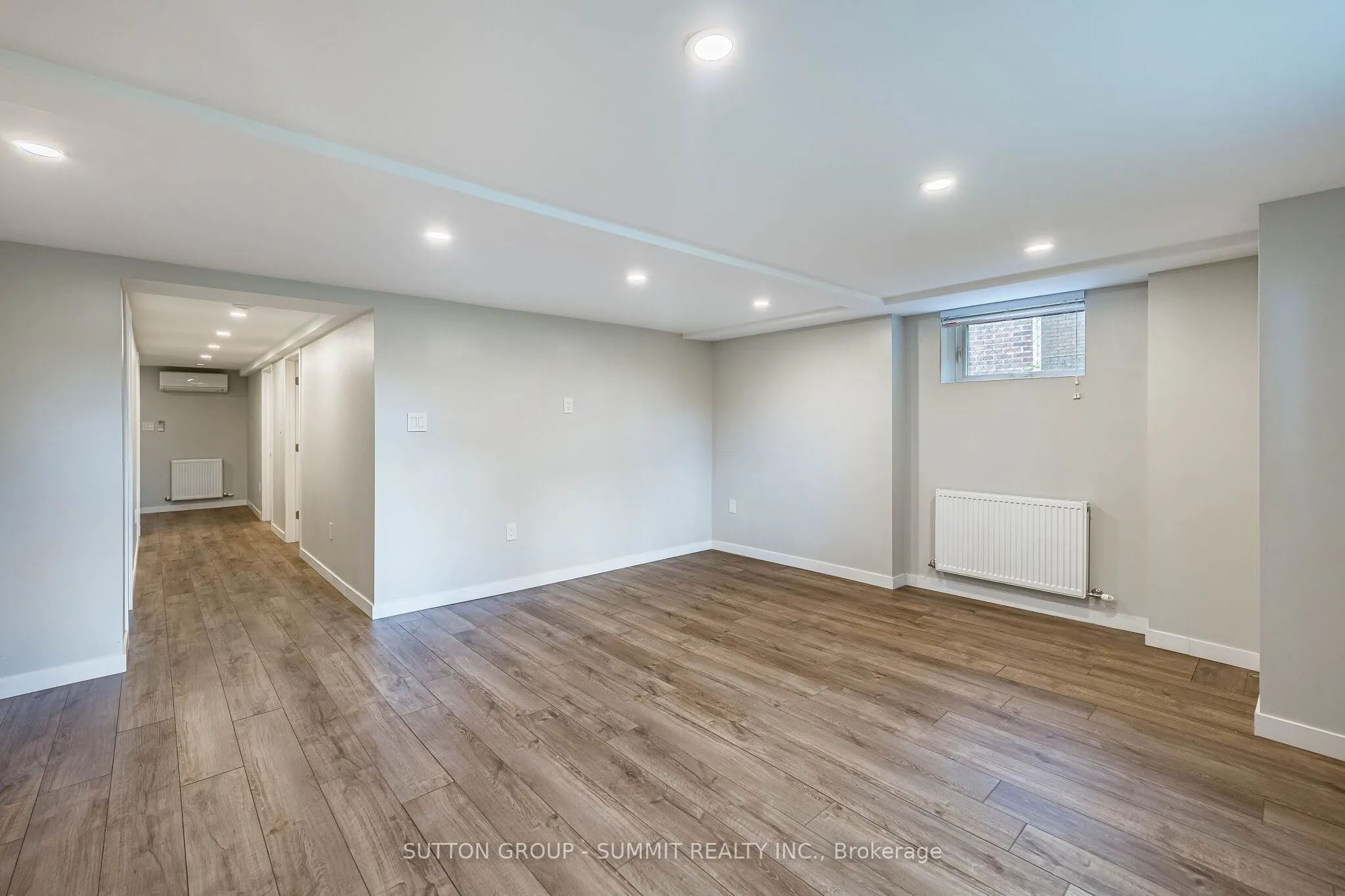 32 ELLIS Avenue