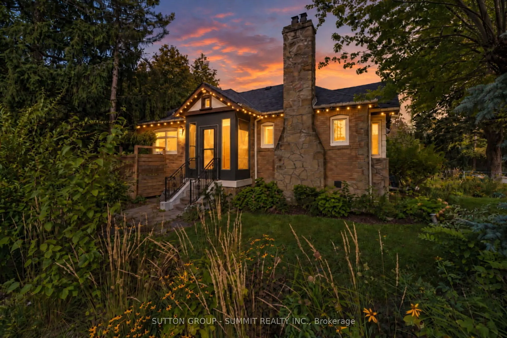 32 ELLIS Avenue
