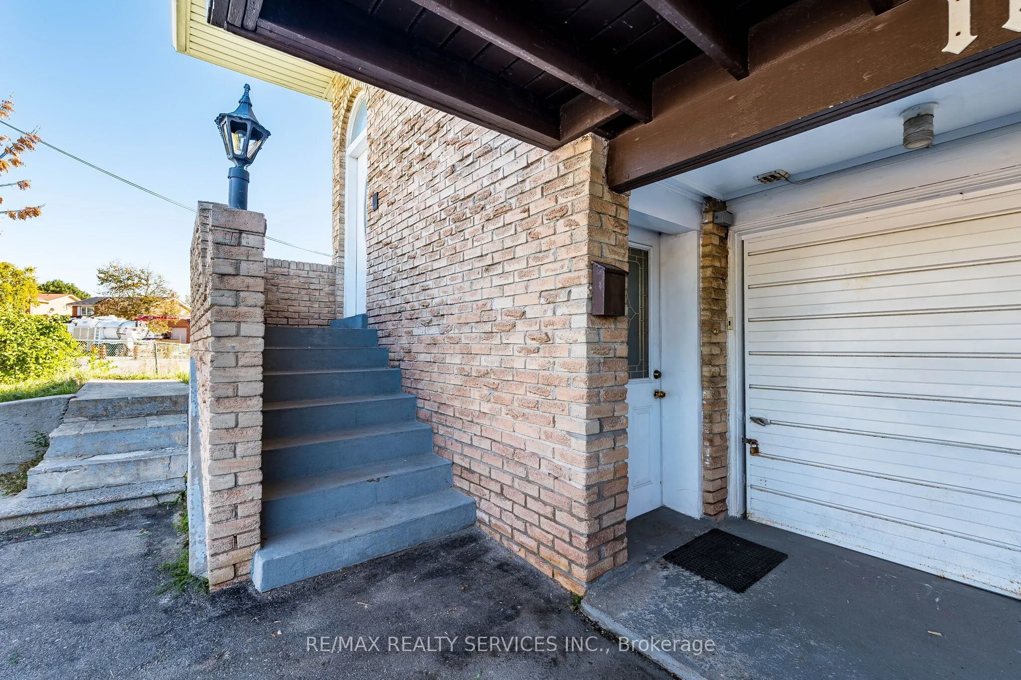 112 Bruce Beer Drive