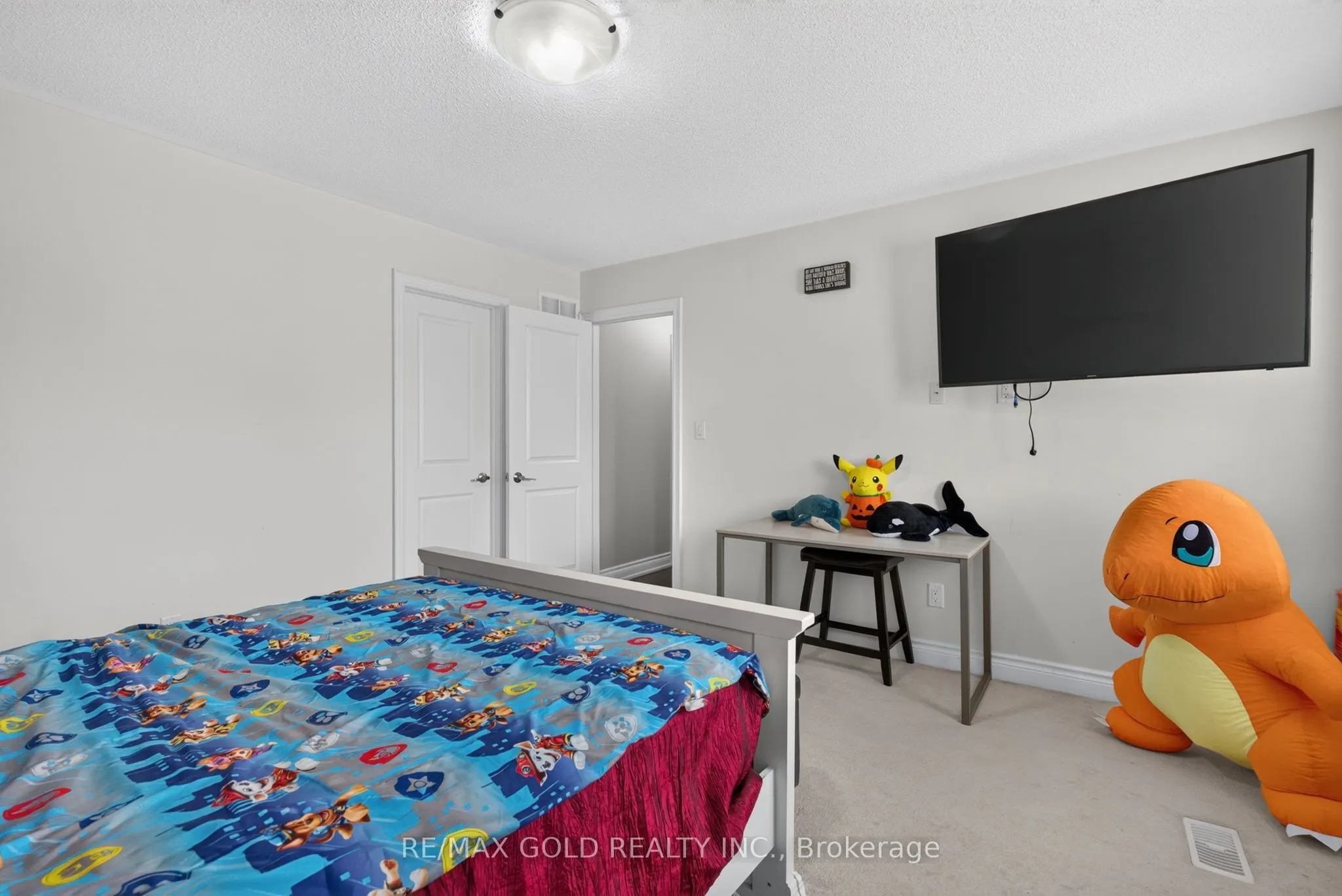 6 Ayrshire Court