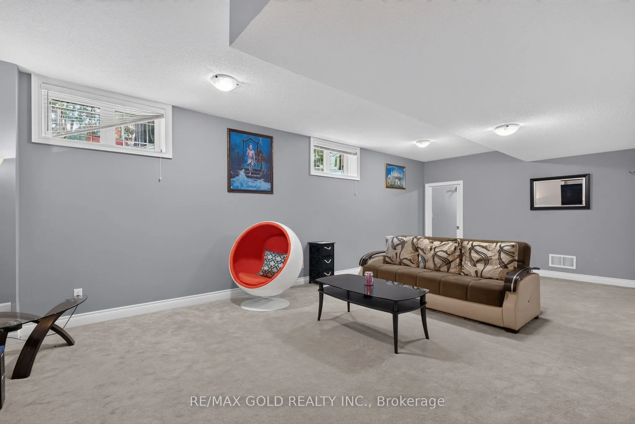 6 Ayrshire Court