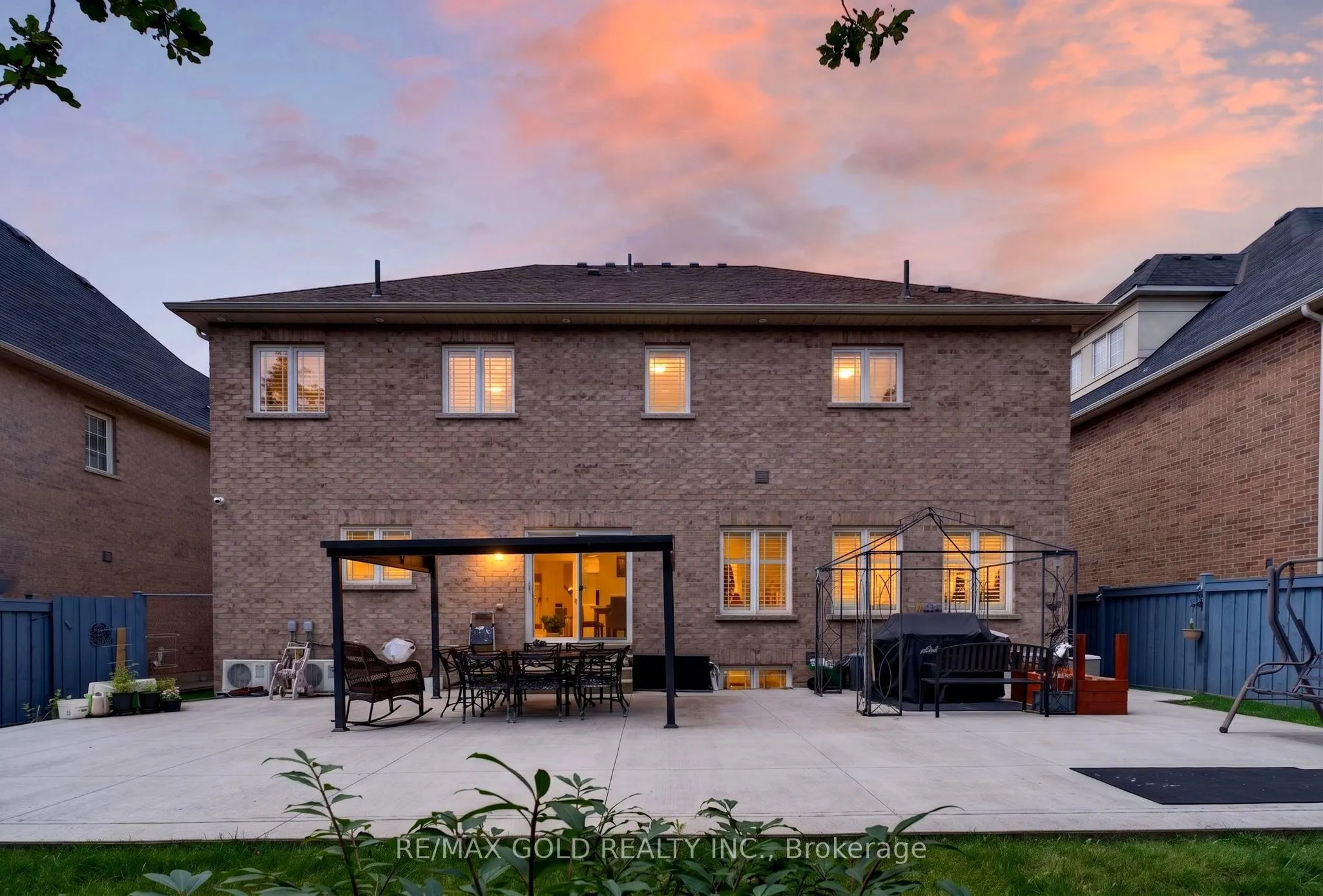 6 Ayrshire Court
