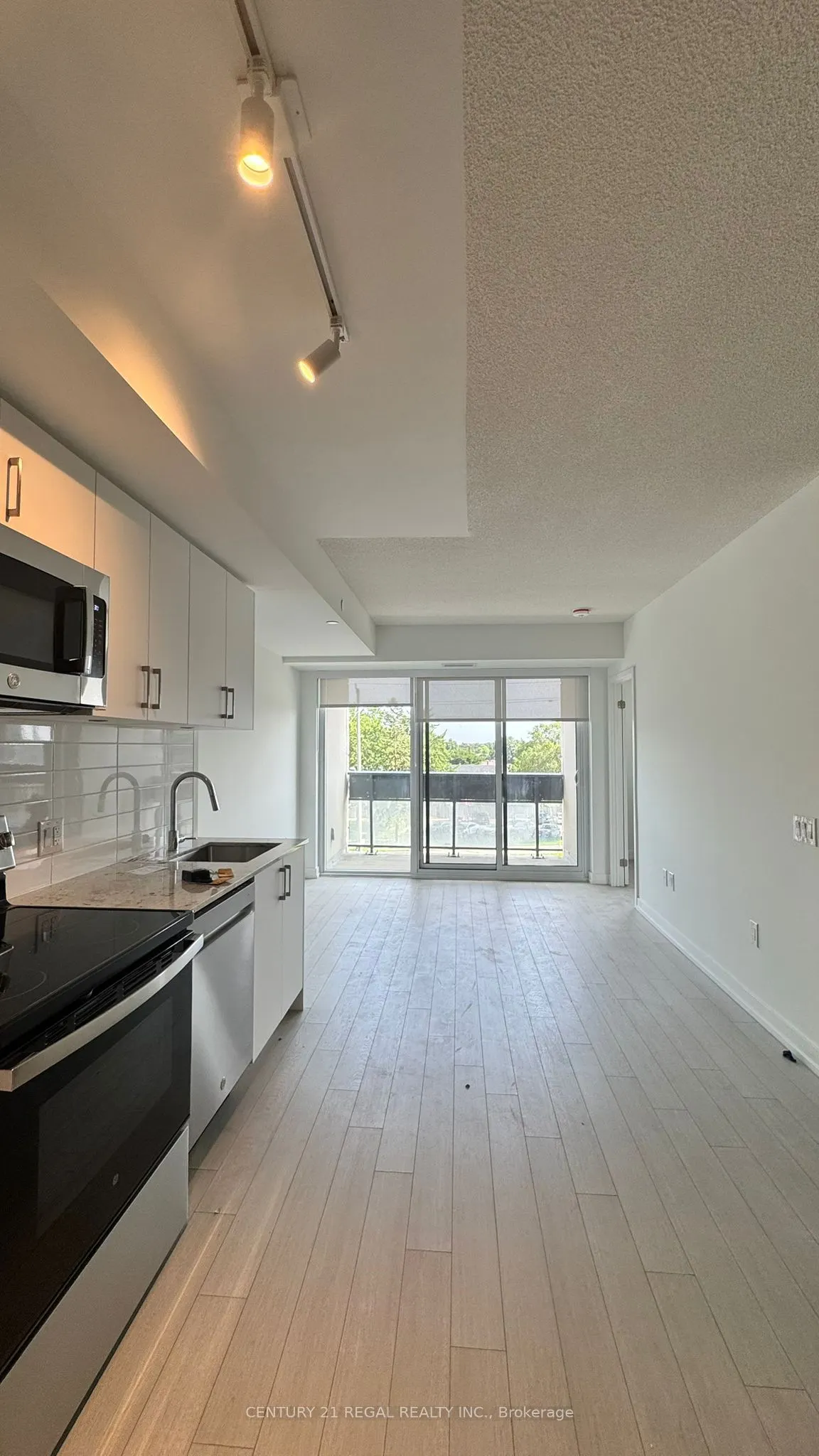 4010 Eglinton Avenue W #417