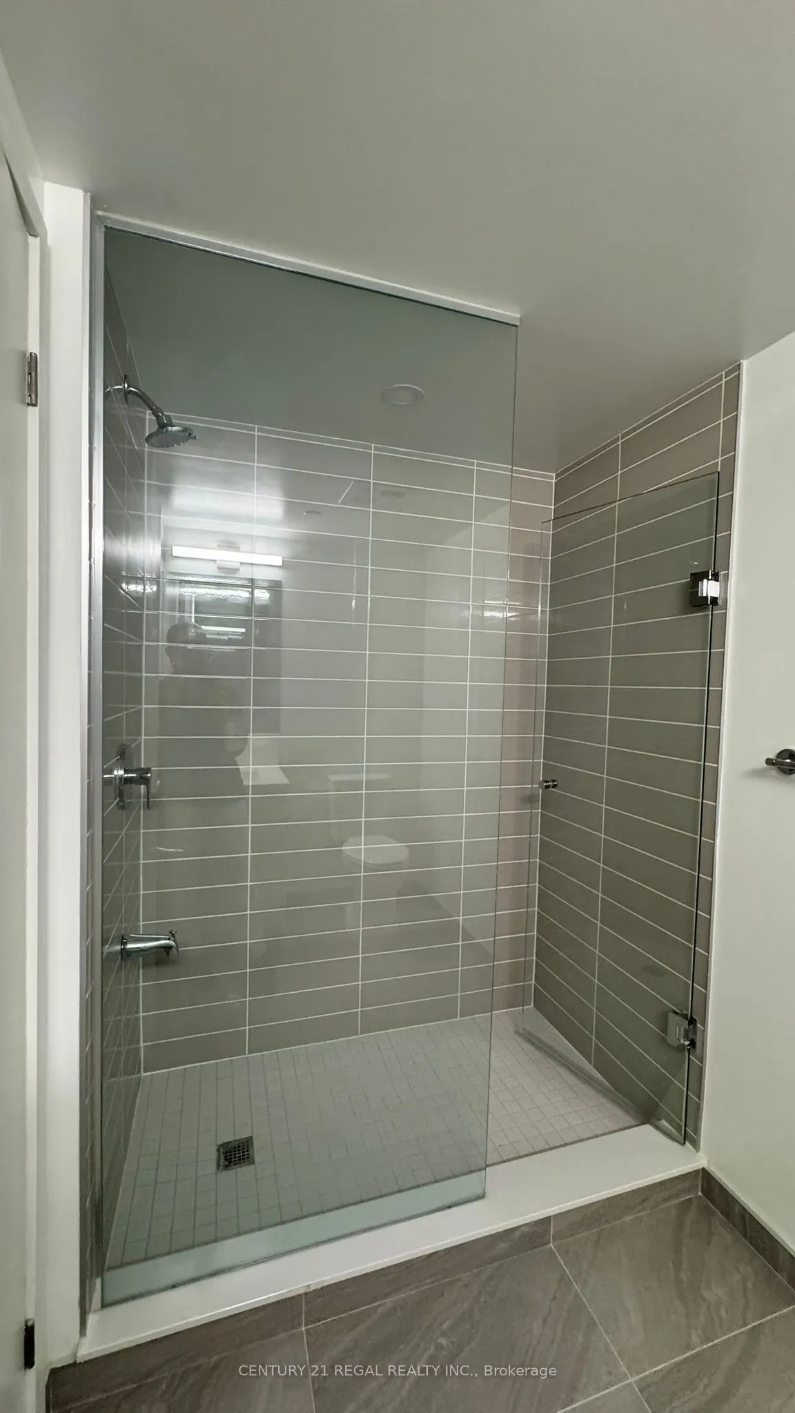 4010 Eglinton Avenue W #417