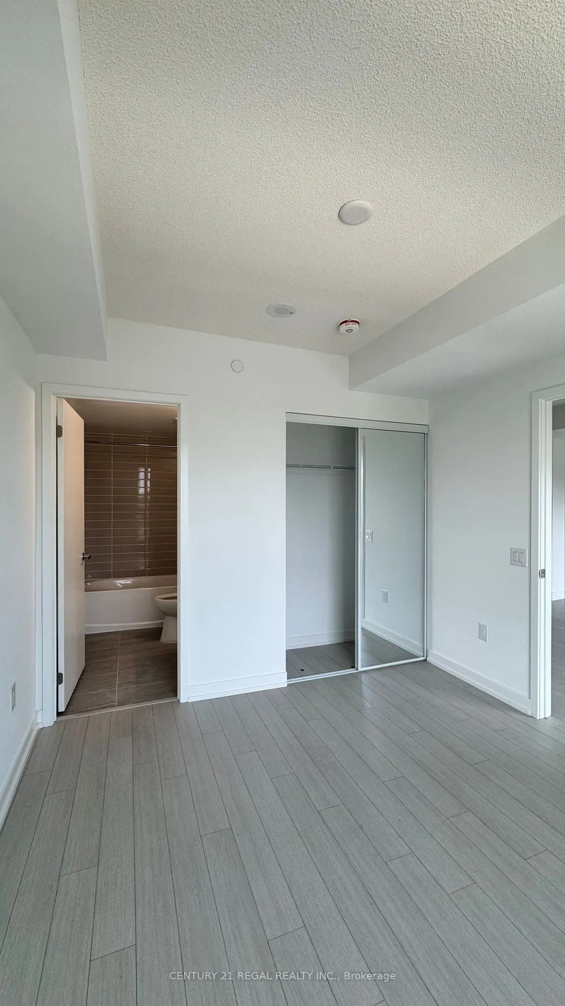4010 Eglinton Avenue W #417