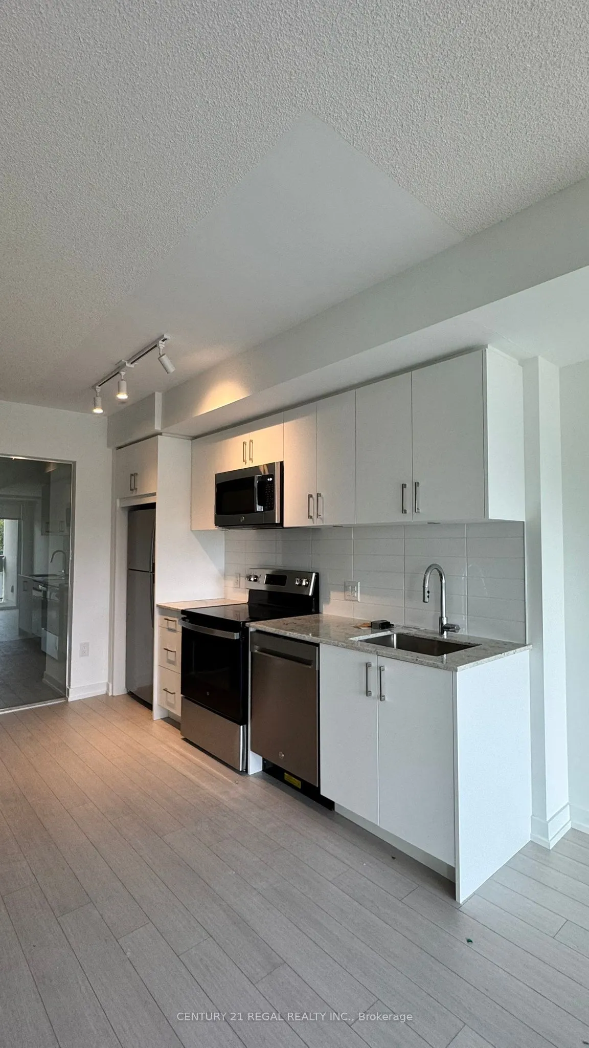 4010 Eglinton Avenue W #417
