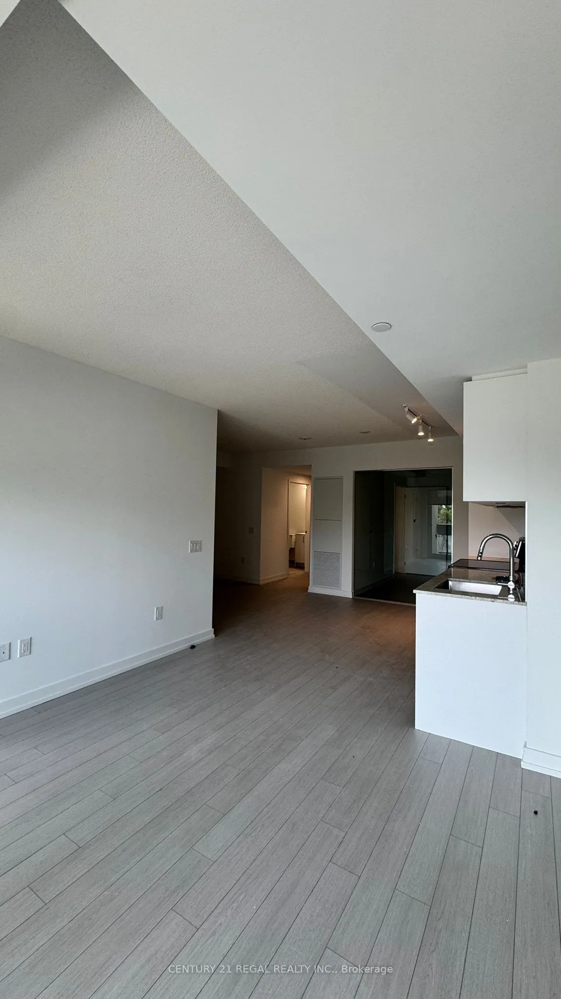 4010 Eglinton Avenue W #417